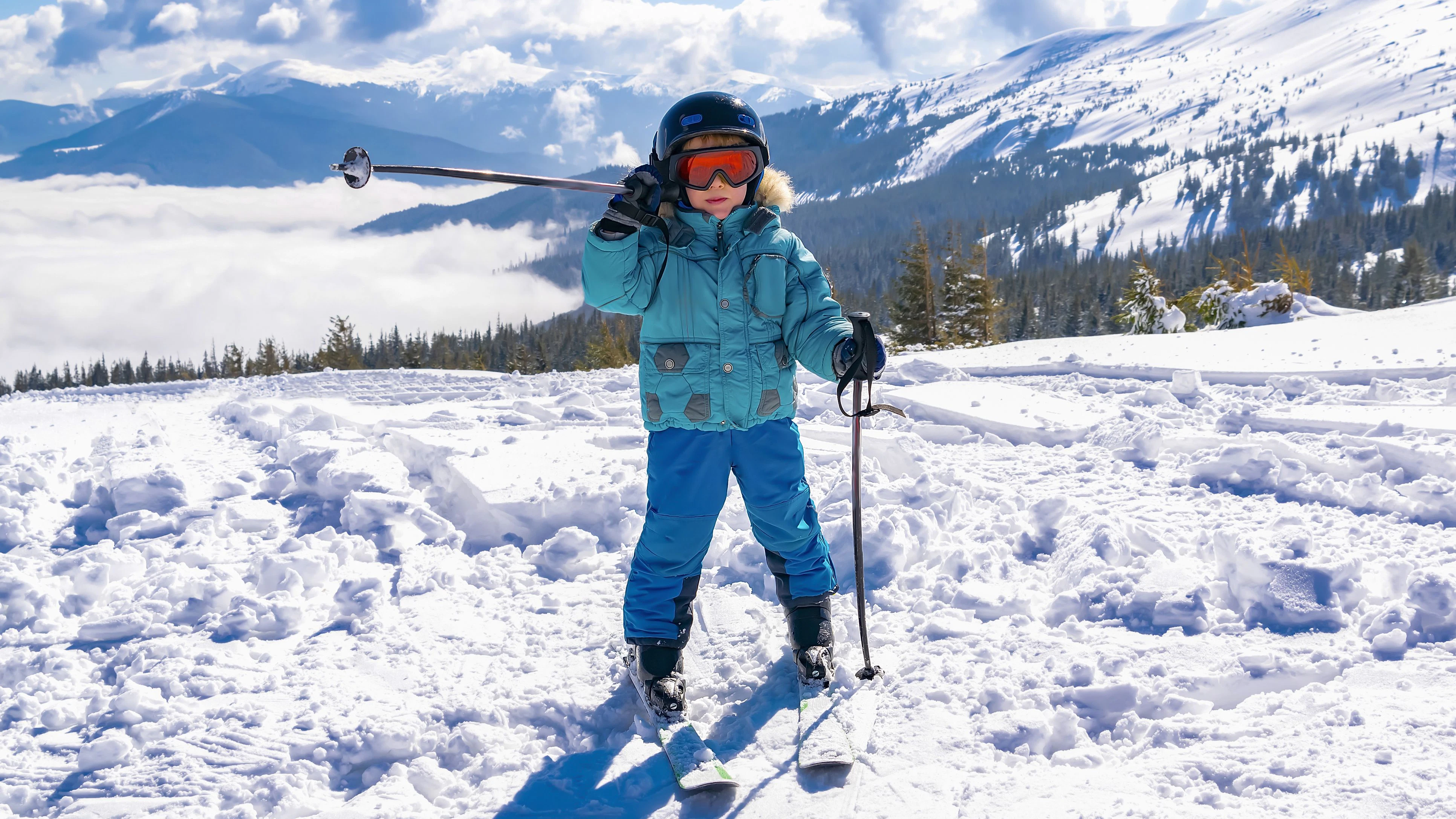 Hier jubelt das Börserl: In Tirol gibt es für Kinder unter sechs ein umfangreiches Gratis-Skipaket.