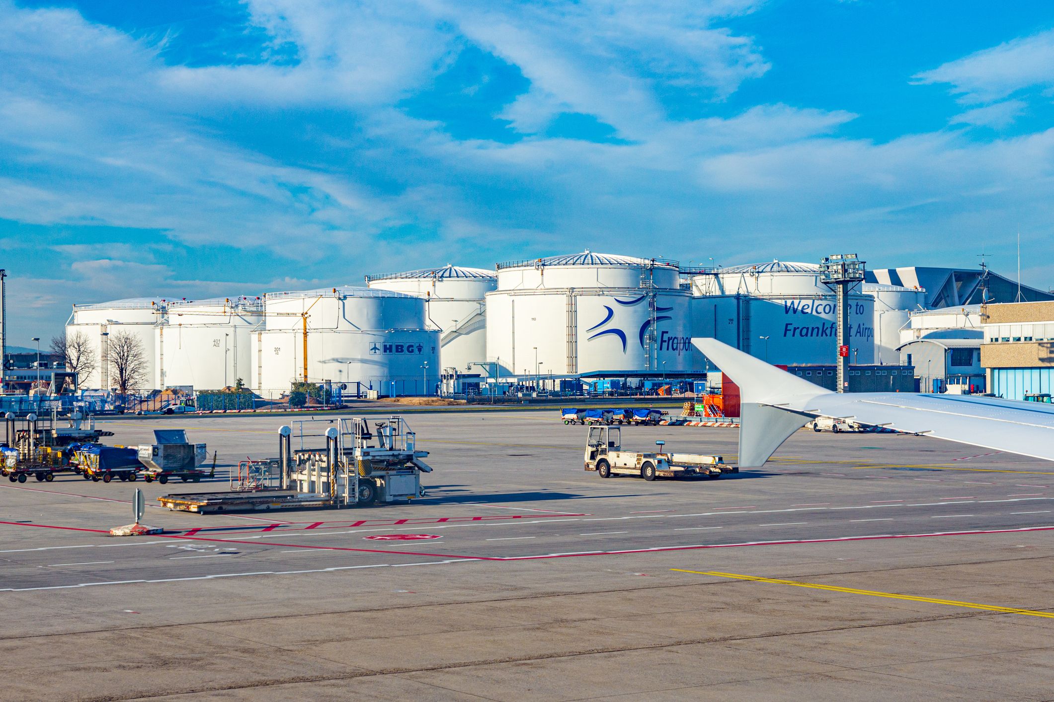 Die Kerosinvorräte am Flughafen Frankfurt reichen notfalls bis zu zehn Tage.