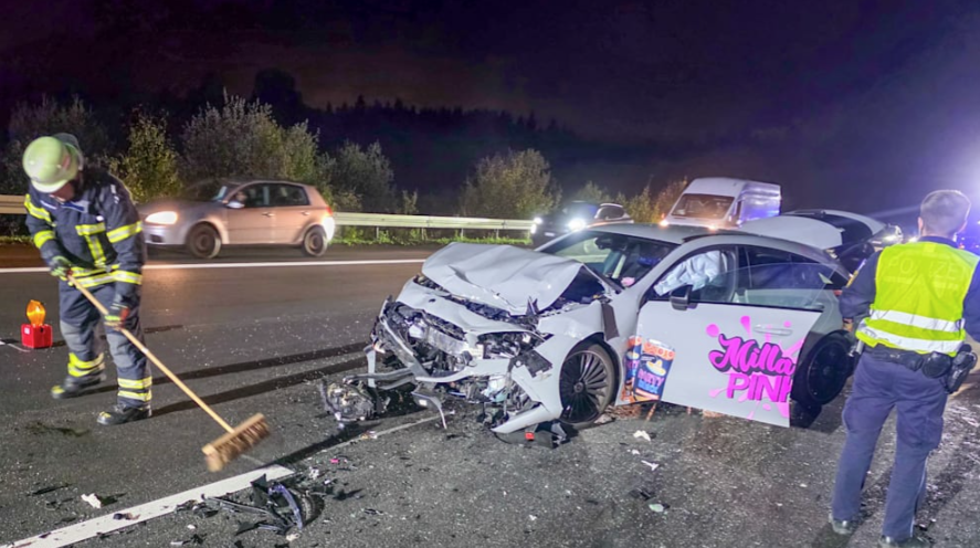 Ballermann-Sängerin Milla Pink (40) hatte einen Autounfall.
