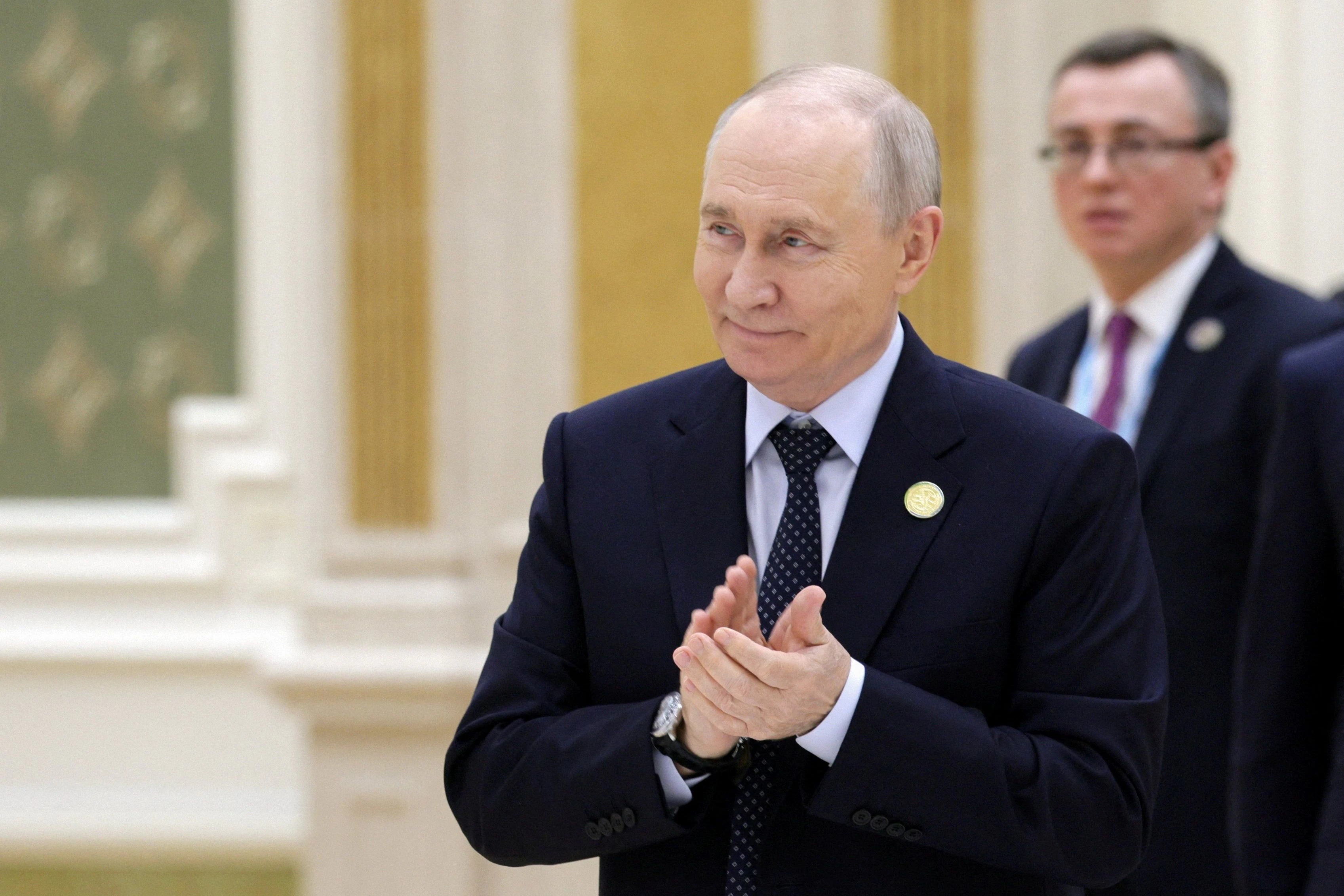 Kann sich selbst applaudieren: Russlands Präsident Wladimir Putin hat sich angesichts Trumps Schwäche wieder einmal als Meistertaktiker erwiesen