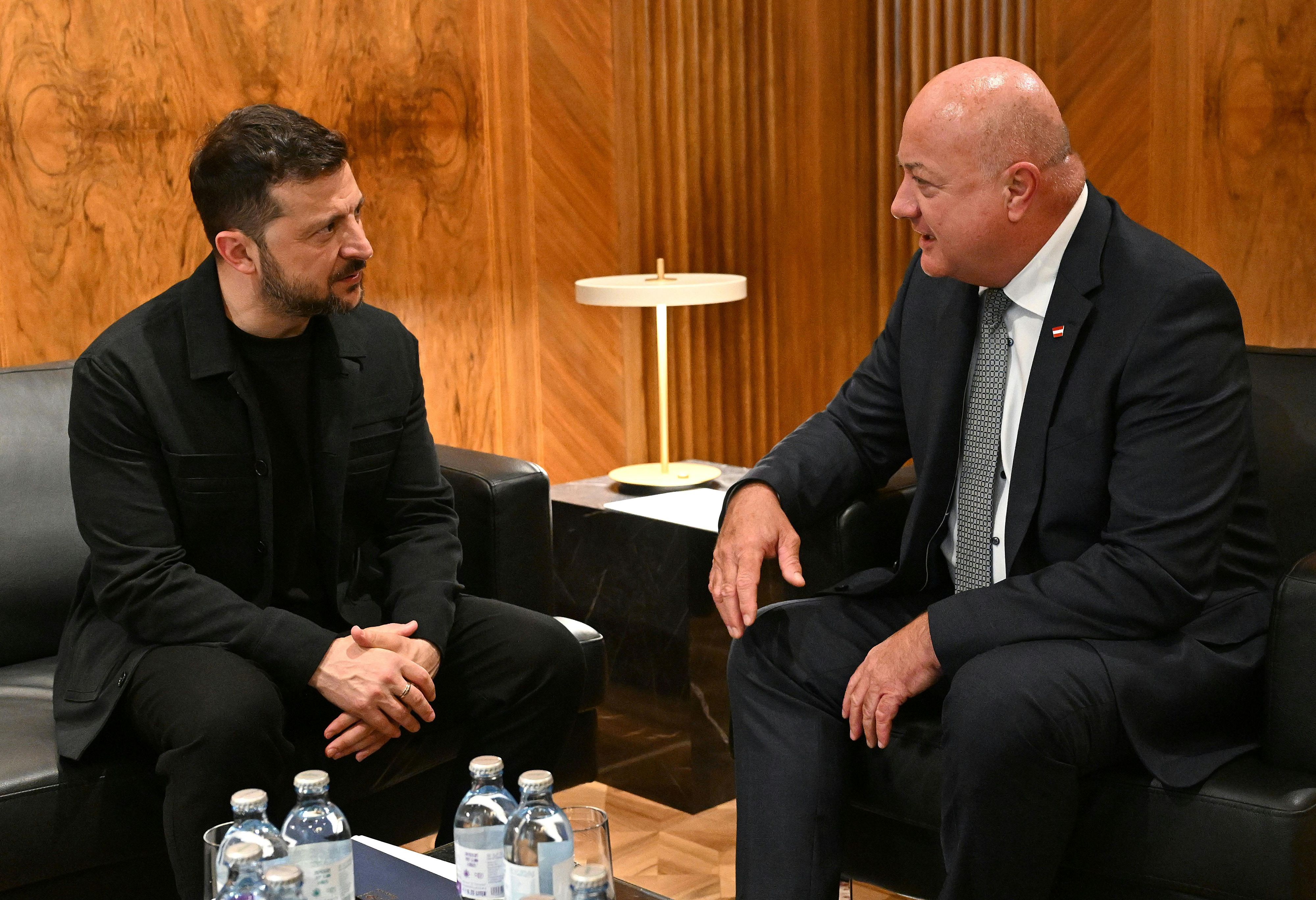 Bundeskanzler Christian Stocker (ÖVP) sichert der Ukraine weiter Unterstützung zu.