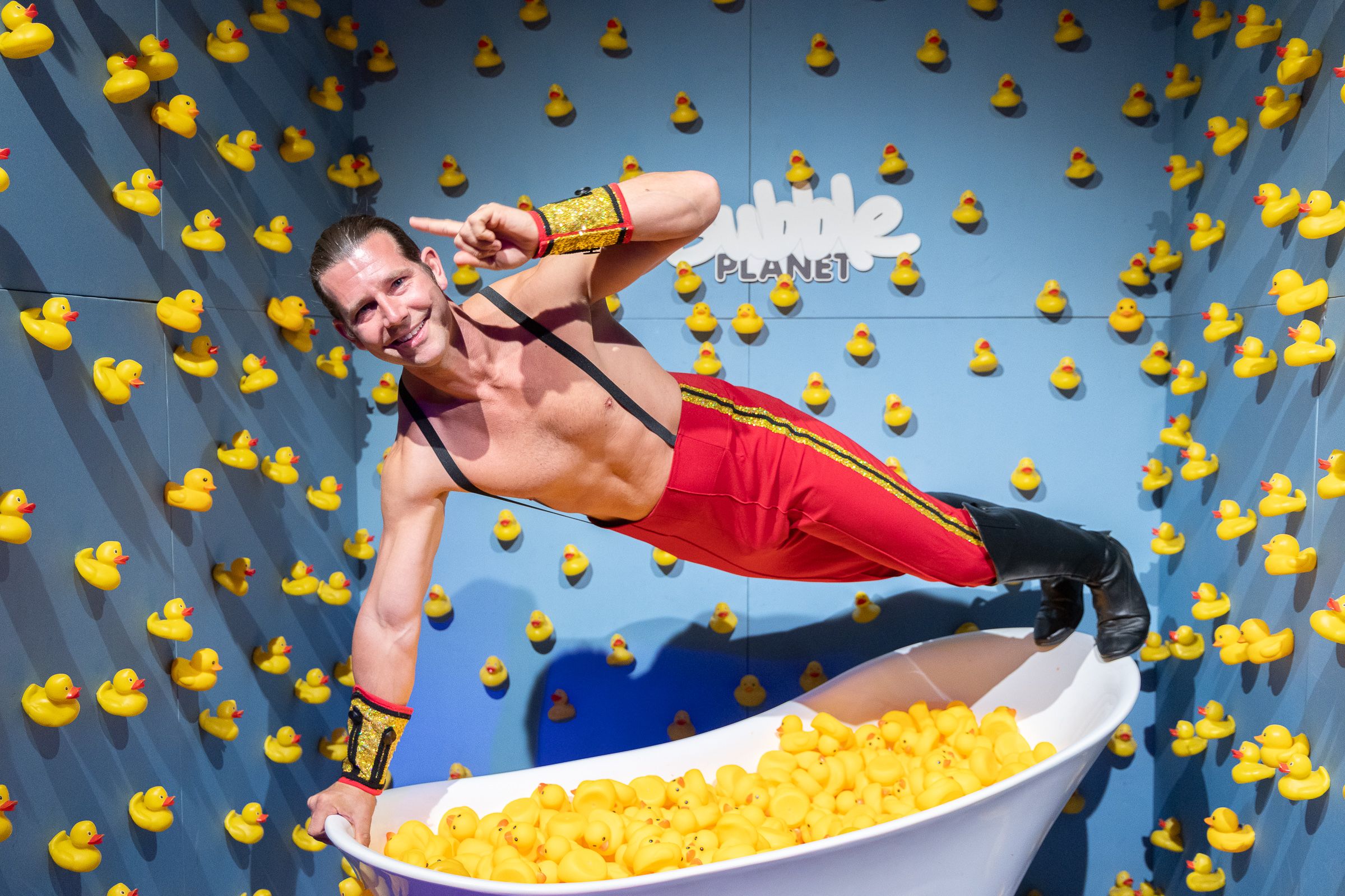 Alexander Schneller ging baden