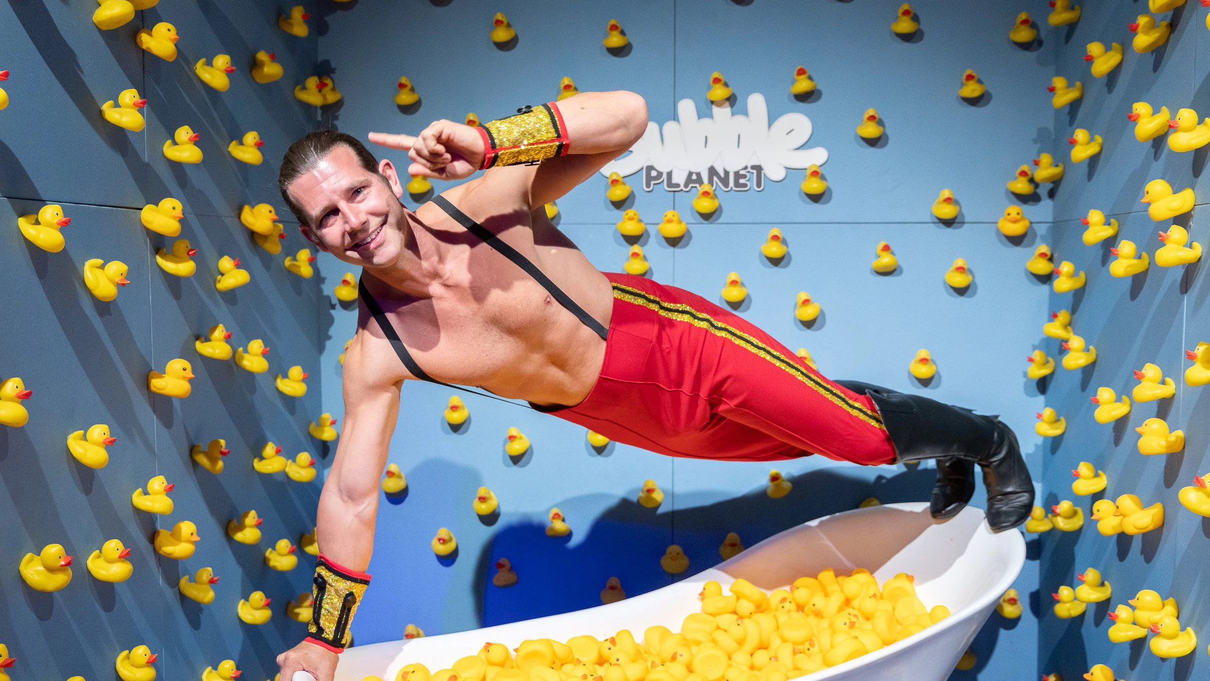 Alexander Schneller ging baden