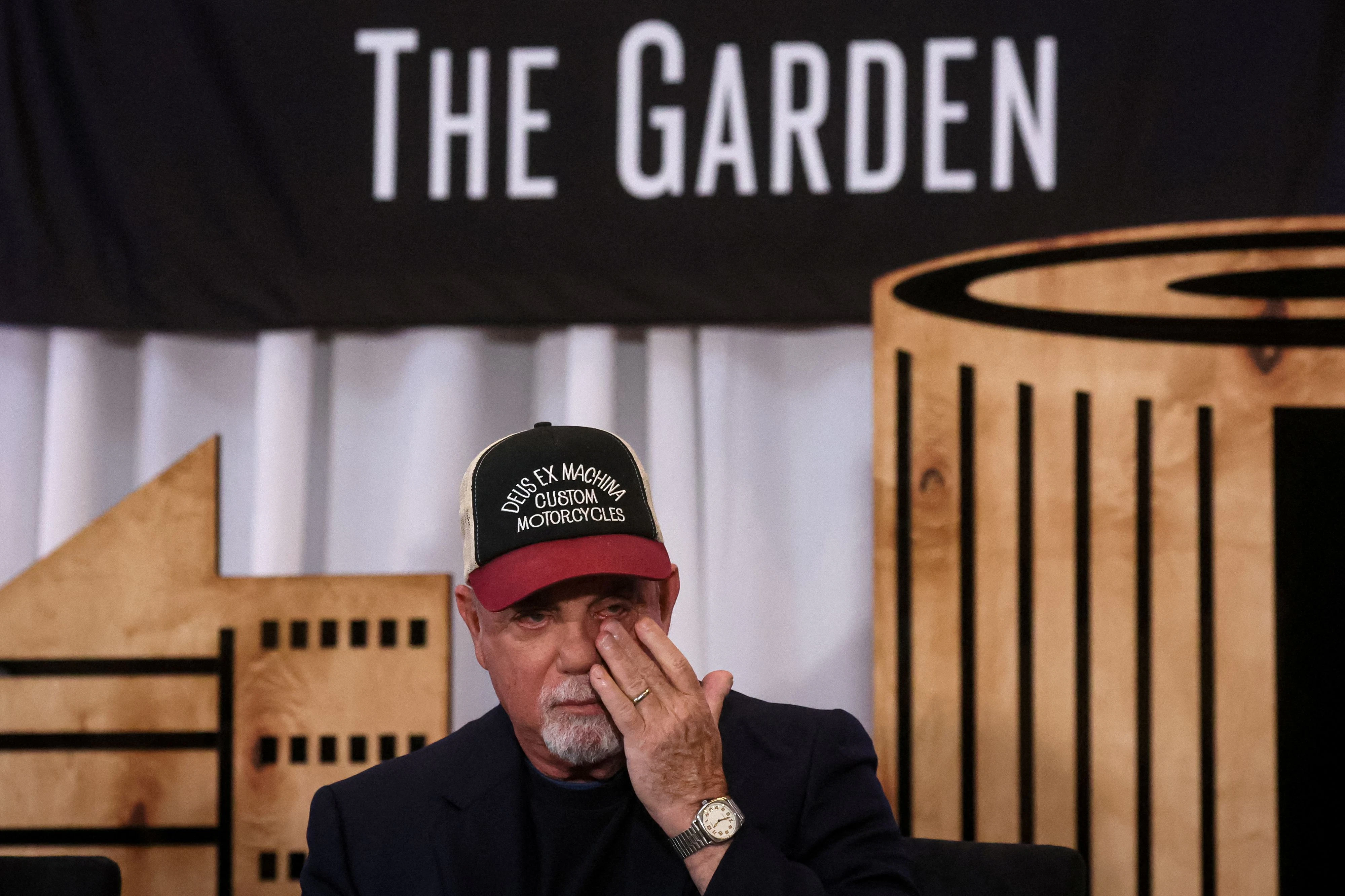 Mit Tränen in den Augen verkündete der Musiker 2023, dass er seine Konzertreihe "The Residency" in New York nach 150 Konzerten beenden werde