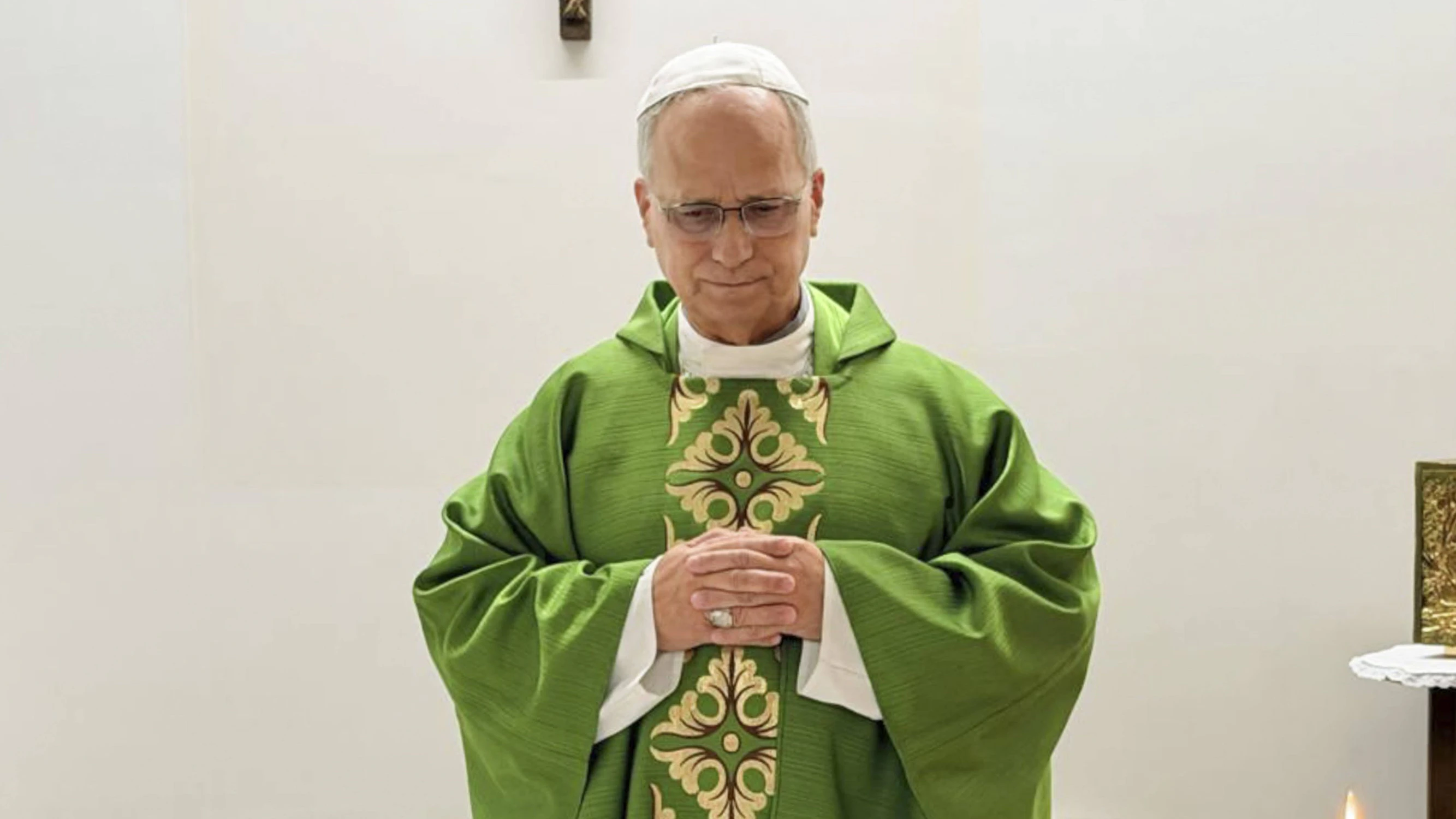 16. Oktober 2026. Papst Leo XIV. zelebriert die Heilige Messe in dem Saal, der im 10. Stock der Gemelli-Poliklinik eingerichtet wurde.