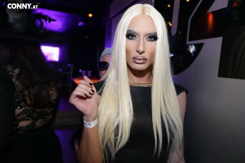 2013 verwandelte sich Conchita in Donatella Versace