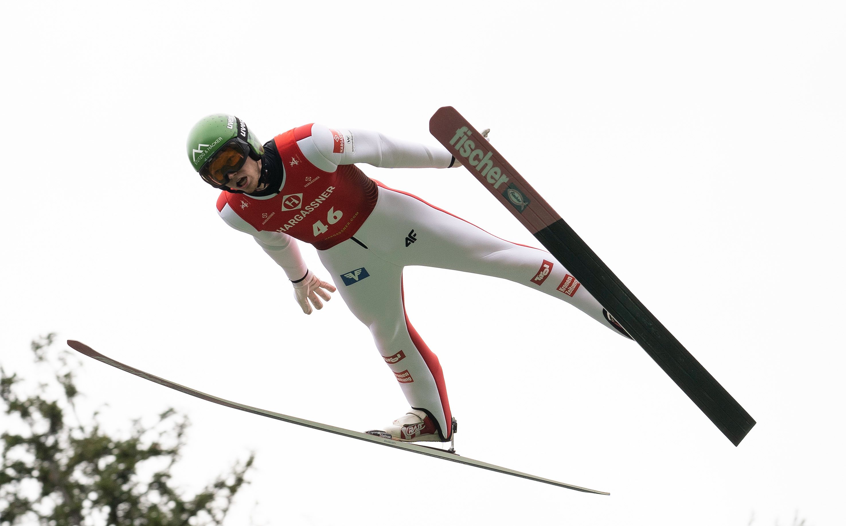 Schuster fliegt zum Sieg in Stams.