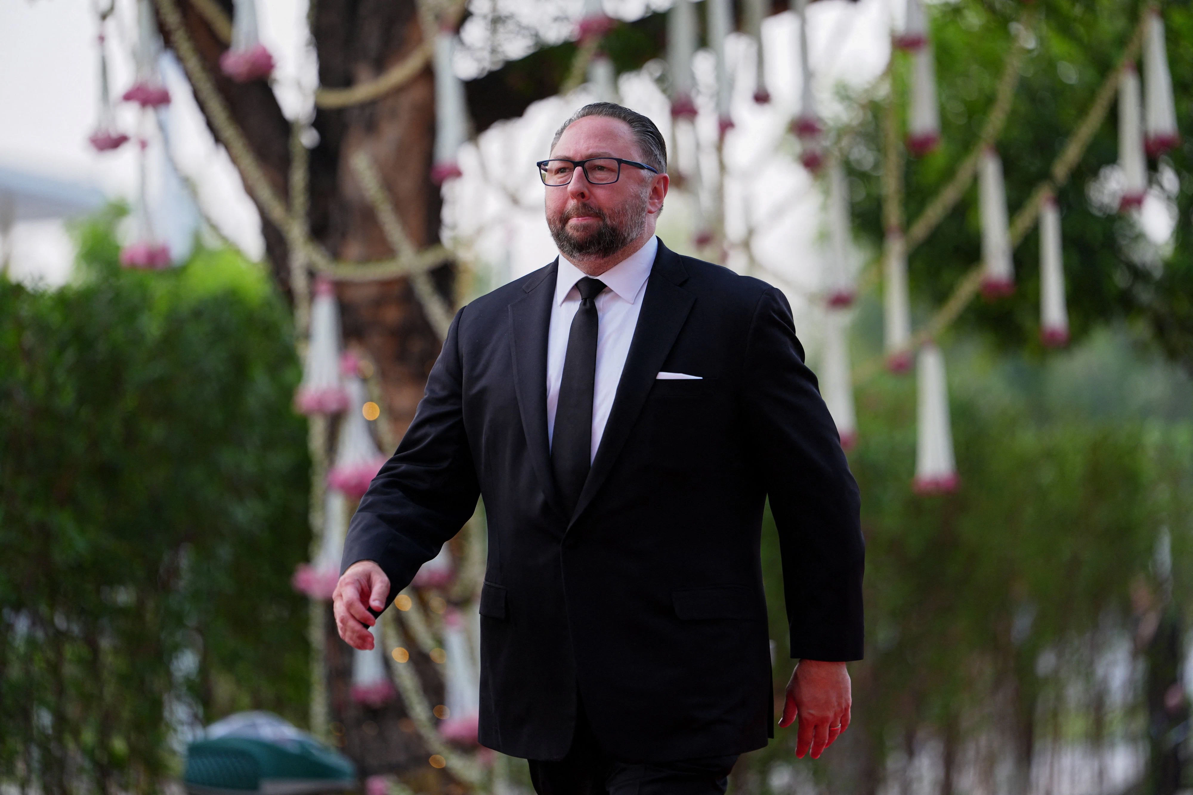 "JD wollte kurz mit uns sprechen": Berater Jason Miller wurde ausgewählt, Katie Zacharia auf dem Weg zu ihrer Kündigung zu begleiten
