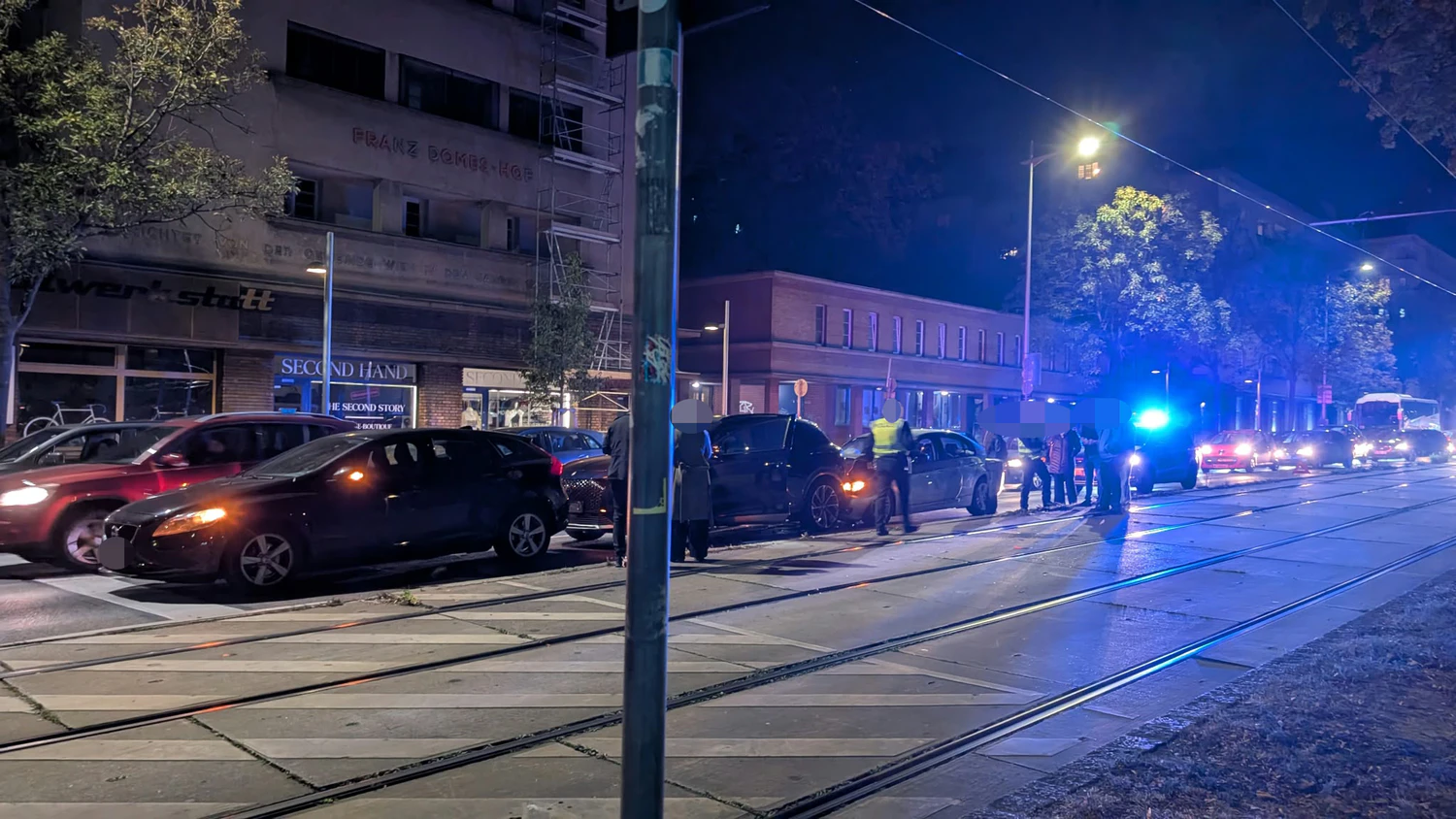 Heute.at - Drei Autos in Unfall verwickelt – Wiener (31) verletzt