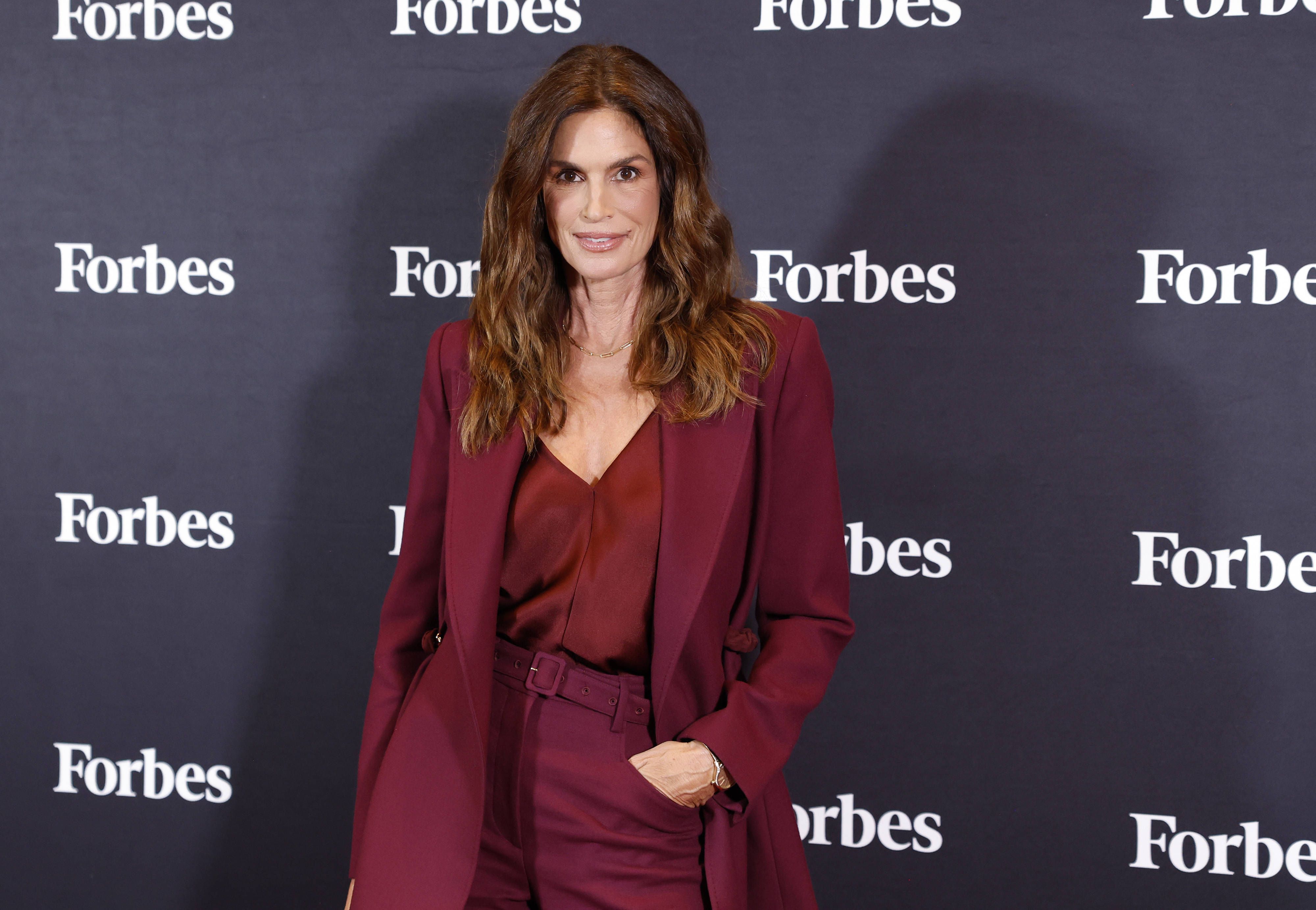 Nach dem Tod ihres Sohnes Presley bricht Cindy Crawford ihr Schweigen. 