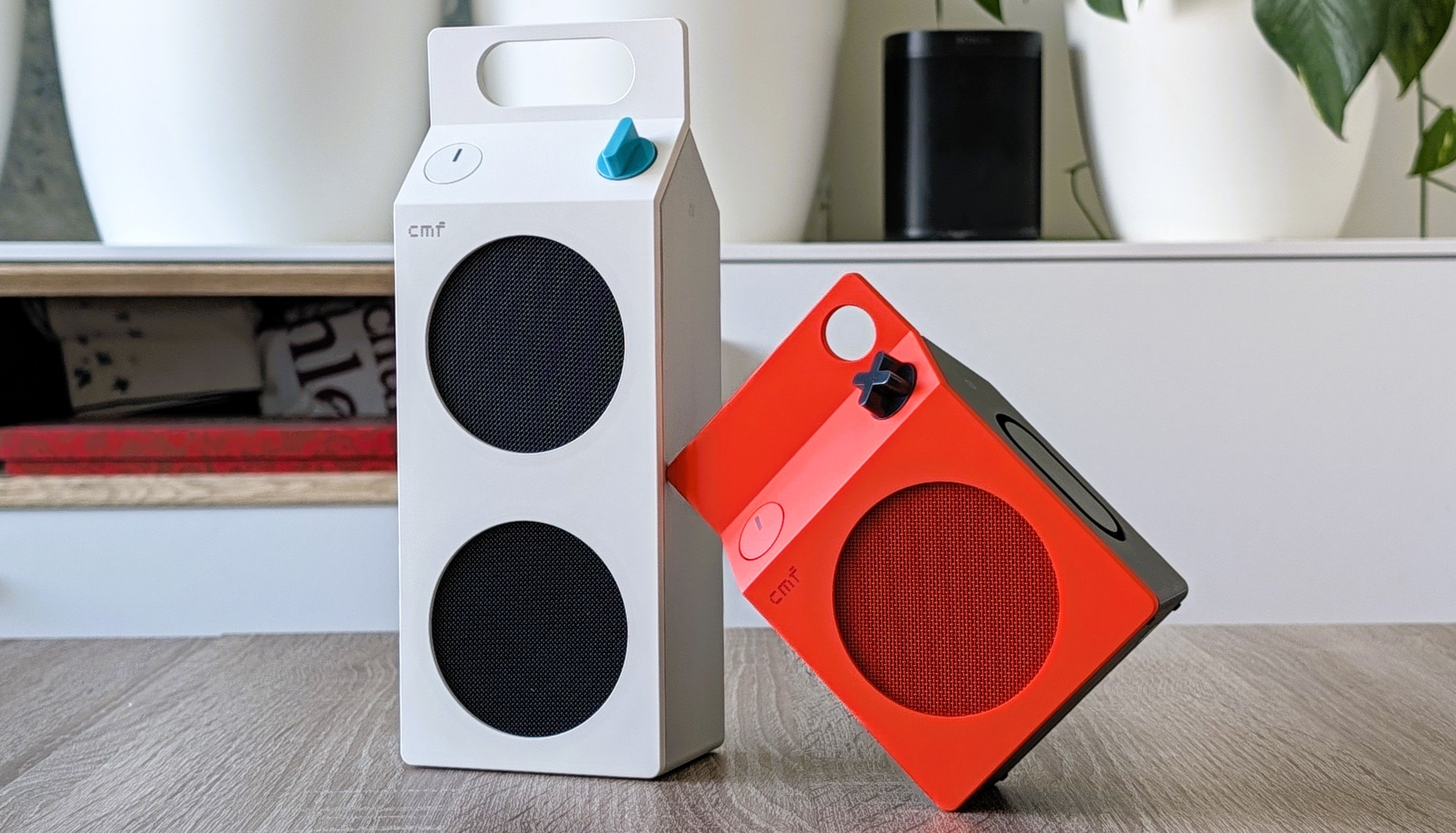 CMF Speaker S und M: Mit knalligem Look und langer Akkulaufzeit treten zwei neue Bluetooth-Boxen an.