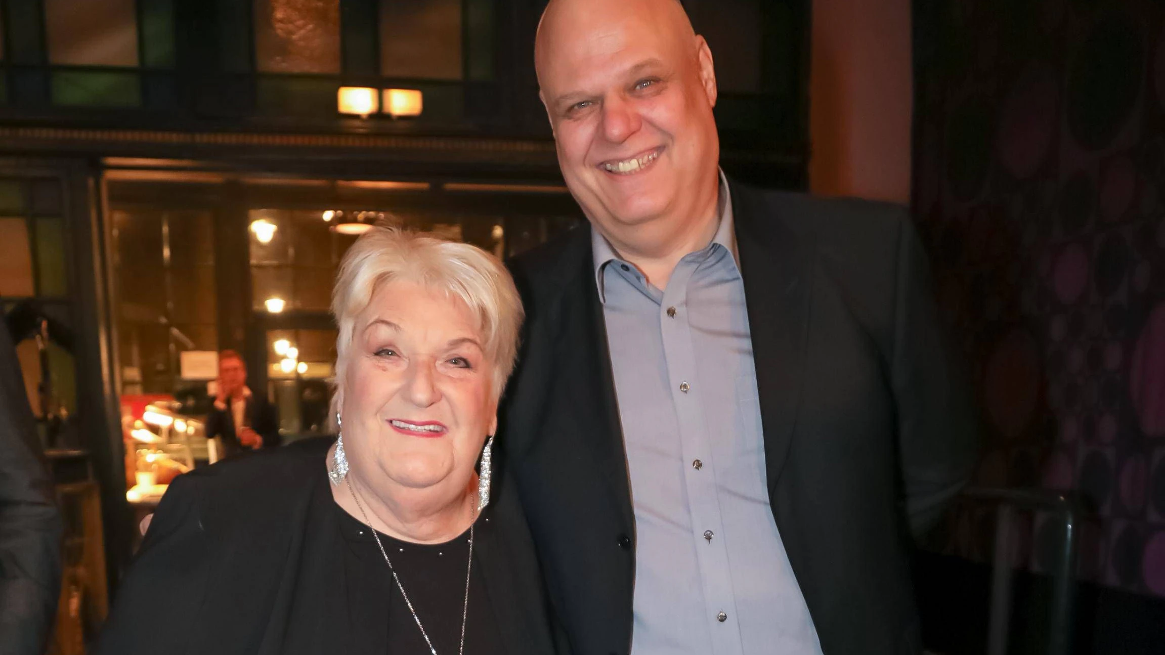 RECORD DATE NOT STATED 27.11.2023, Wiener Metropol, VERA Talkshow im TV, Gala zur letzten TV-Aufzeichnung VERA im Bild: Stefanie Werger -mit Gatte Karl-Heinz Stadlober, VERA Talkshow im TV *** 27 11 2023, Vienna Metropol, VERA Talkshow on TV, Gala for the last TV recording VERA in the picture Stefanie Werger with husband Karl Heinz Stadlober, VERA Talkshow on TV