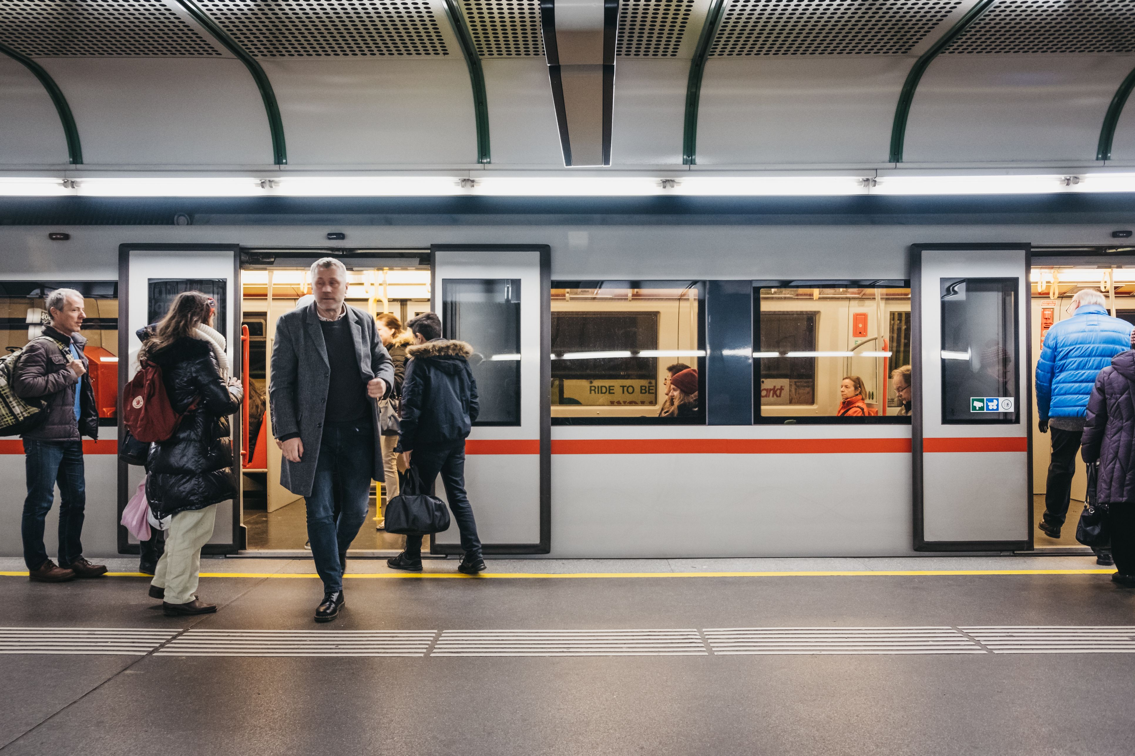  In Wien wird über die Öffis fast so leidenschaftlich diskutiert wie über das Wetter. 