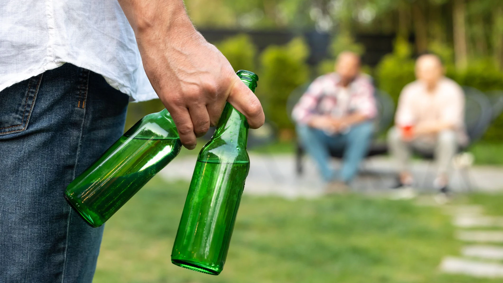 Geht es nach der ÖVP, soll in allen Linzer Parks der Alkoholkonsum verboten werden. (Symbolbild)