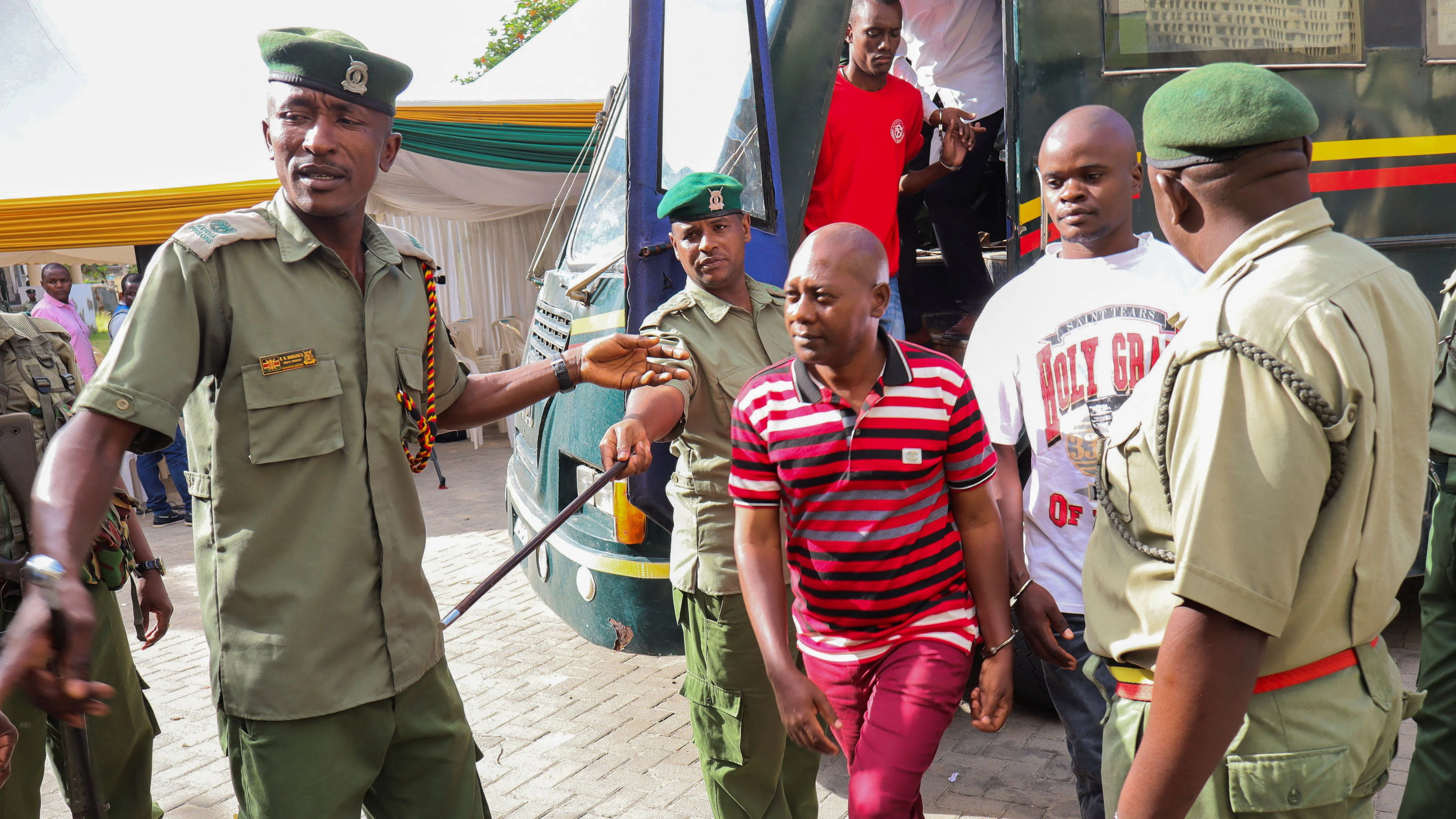 Paul Mackenzie, ein kenianischer Sektenführer, trifft zur Urteilsverkündung am High Court in Mombasa ein.