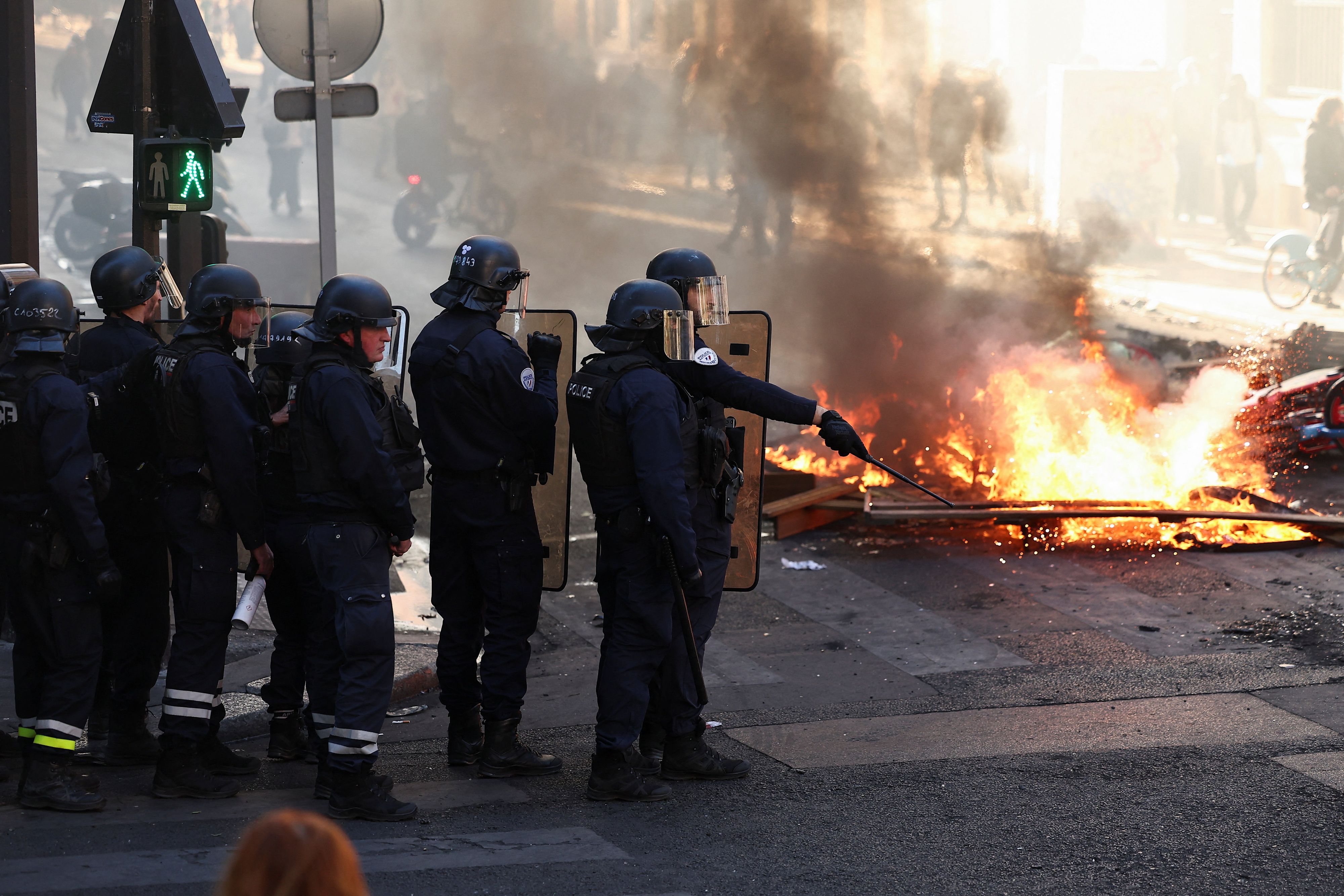 In Frankreich eskaliert die Gewalt. 