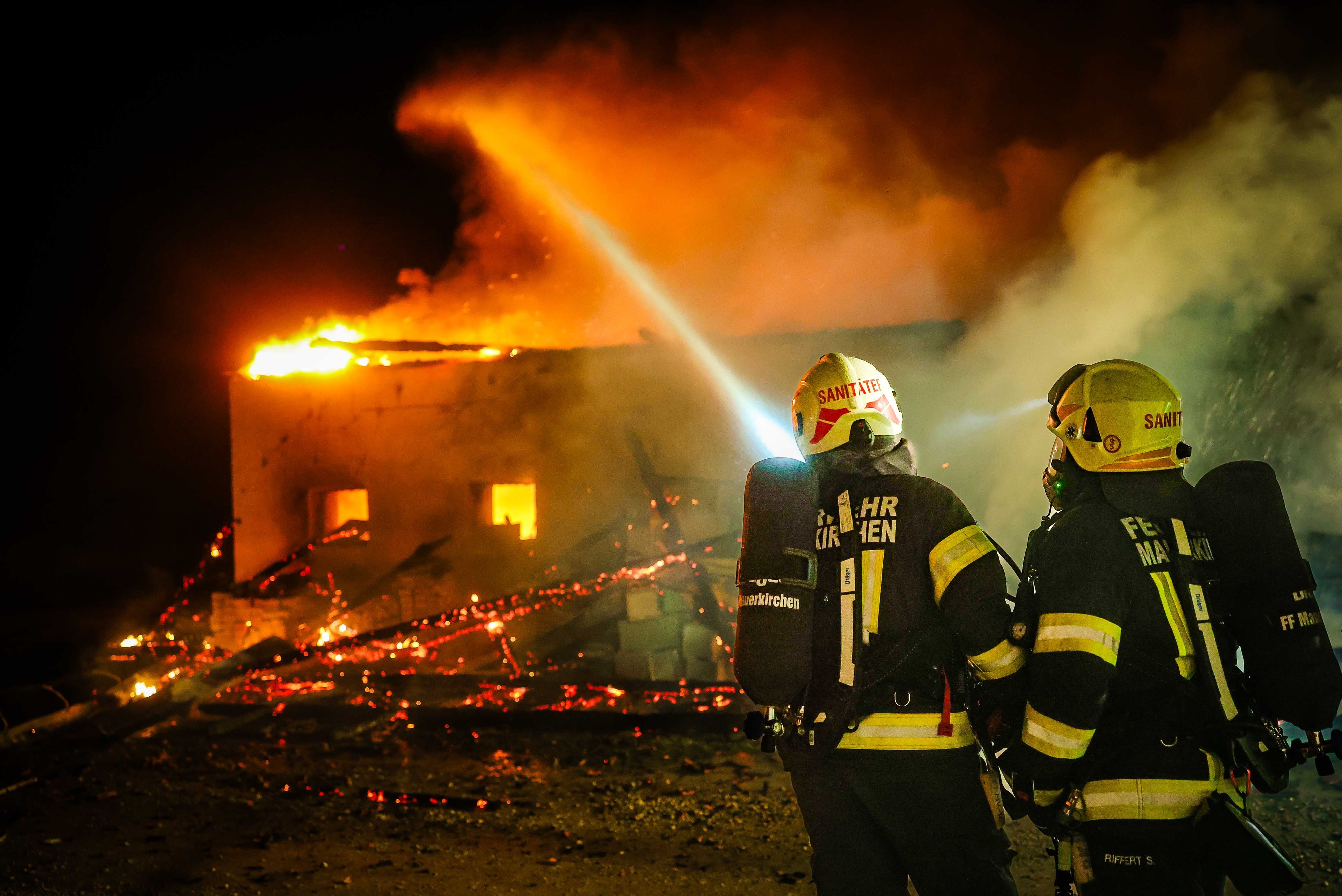 Eine brenzlige Situation: Den Feuerwehren fehlt immer öfter das Löschwasser. (Archivbild)