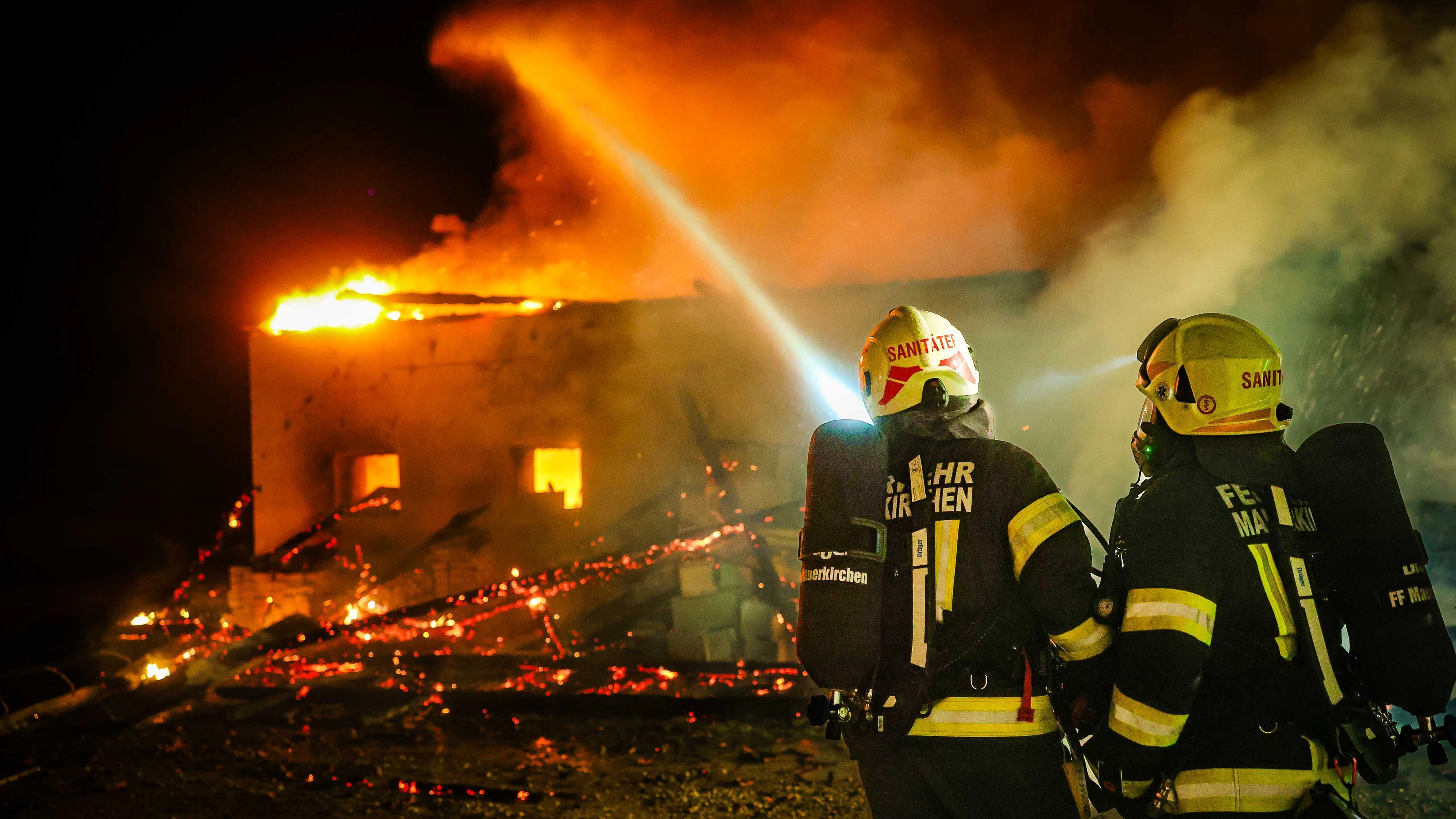 Eine brenzlige Situation: Den Feuerwehren fehlt immer öfter das Löschwasser. (Archivbild)