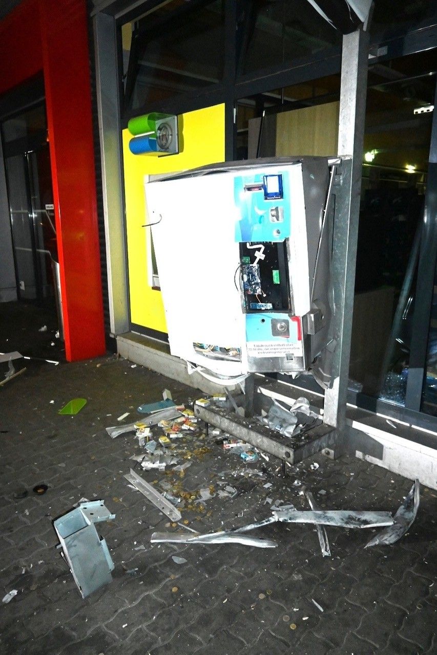 Der zerstörte Zigarettenautomat in Wien-Donaustadt.