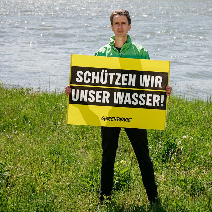 Greenpeace-Wasserexperte Sebastian Theissing-Matei schlägt Alarm: Rund die Hälfte der Grundwasserpegel immerhin so niedrig wie Mitte Oktober noch nie.