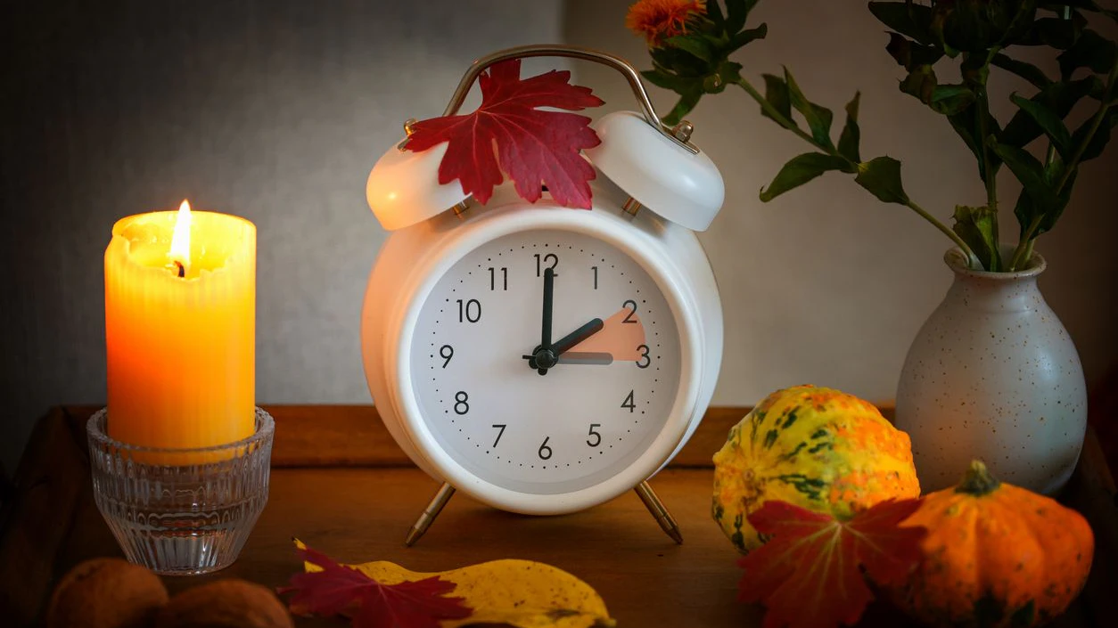 In der Nacht auf Sonntag wird die Uhr um eine Stunde zurückgedreht – wir dürfen eine Stunde länger schlafen. 