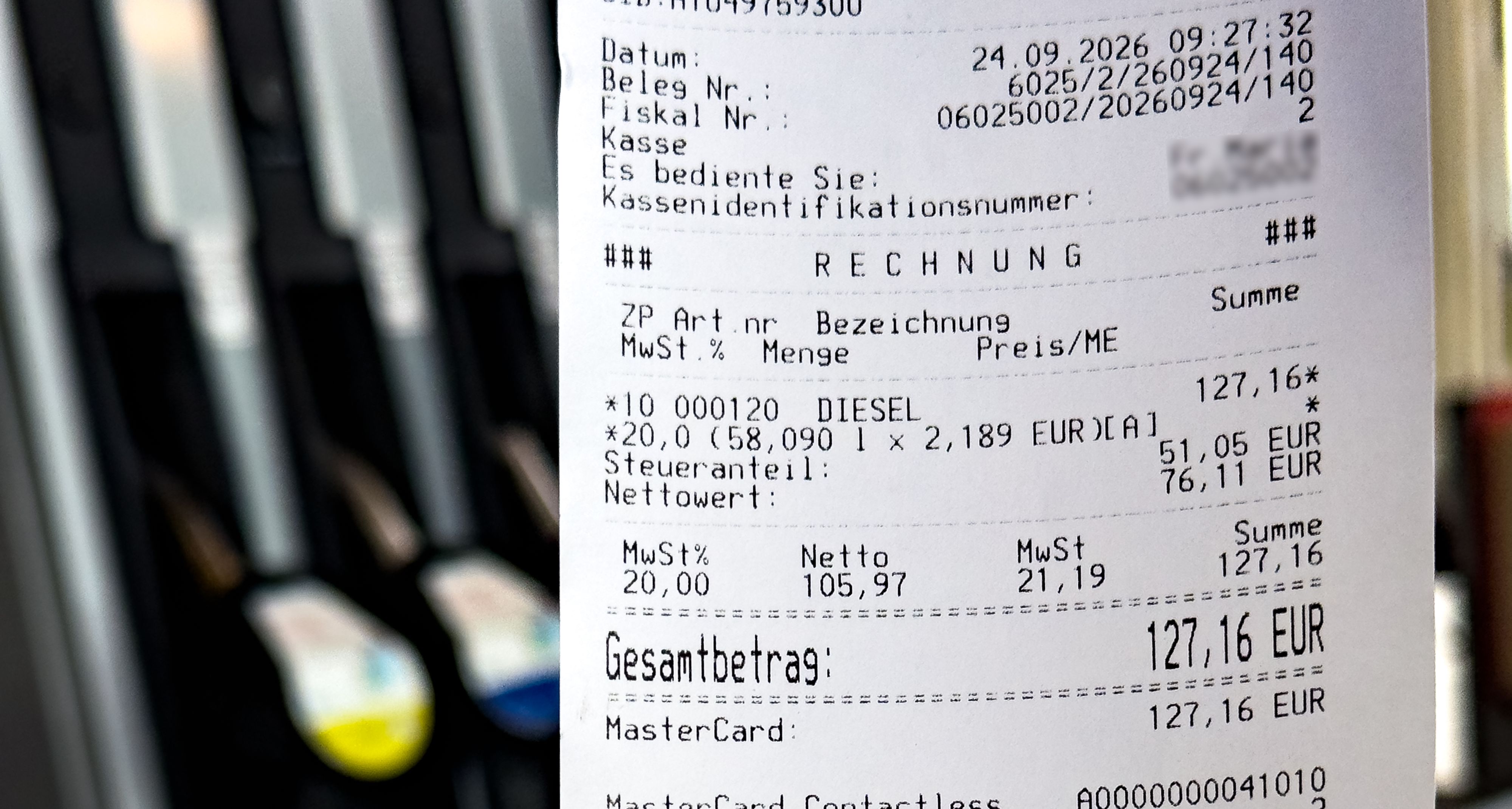 Autofahrer in Österreich müssen sich beim Tanken womöglich auf deutlich höhere Kosten einstellen