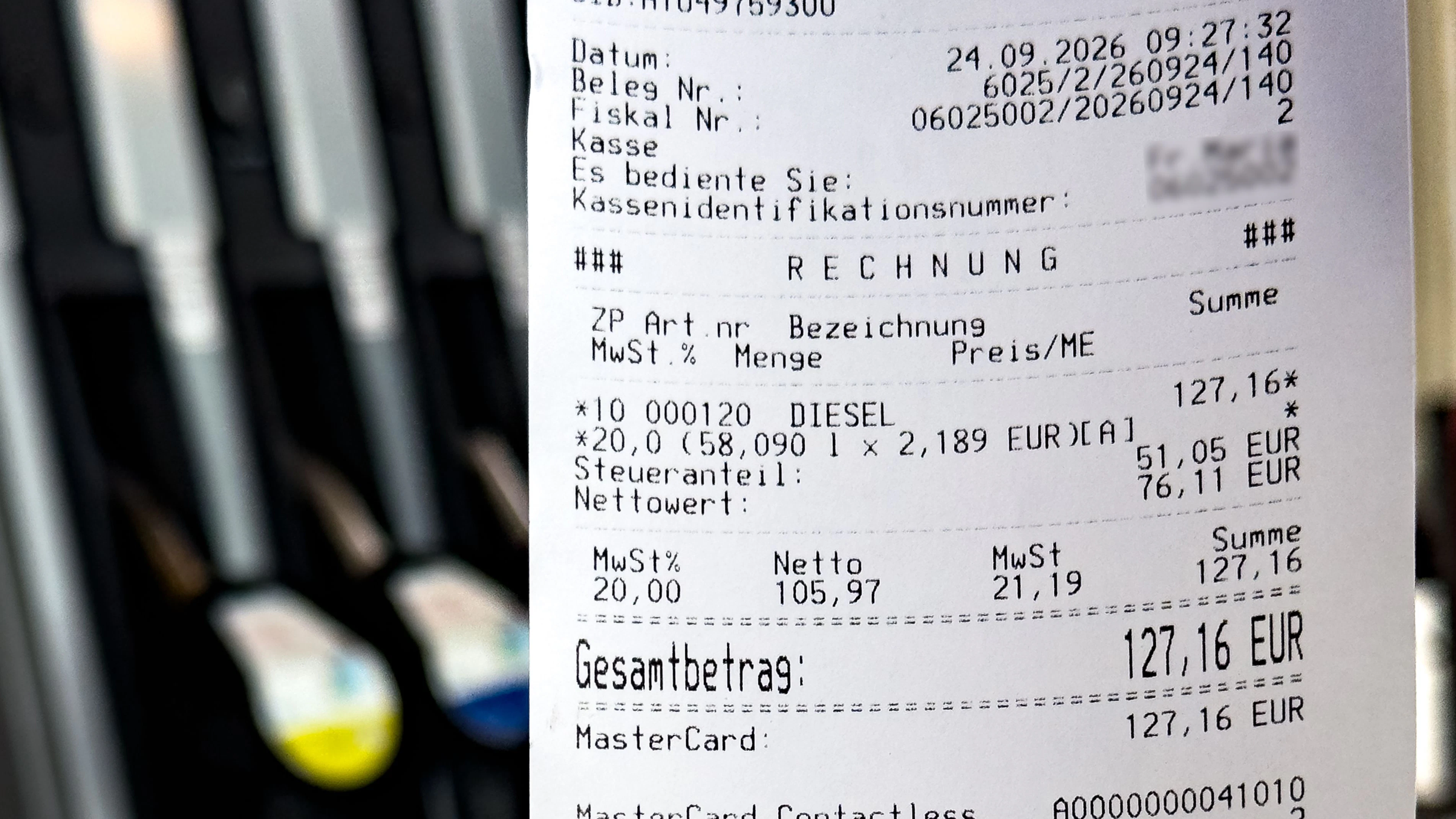 Bis 2035 könnte der Liter Diesel um 95 Cent teurer werden, der Liter Benzin um bis zu 86 Cent.