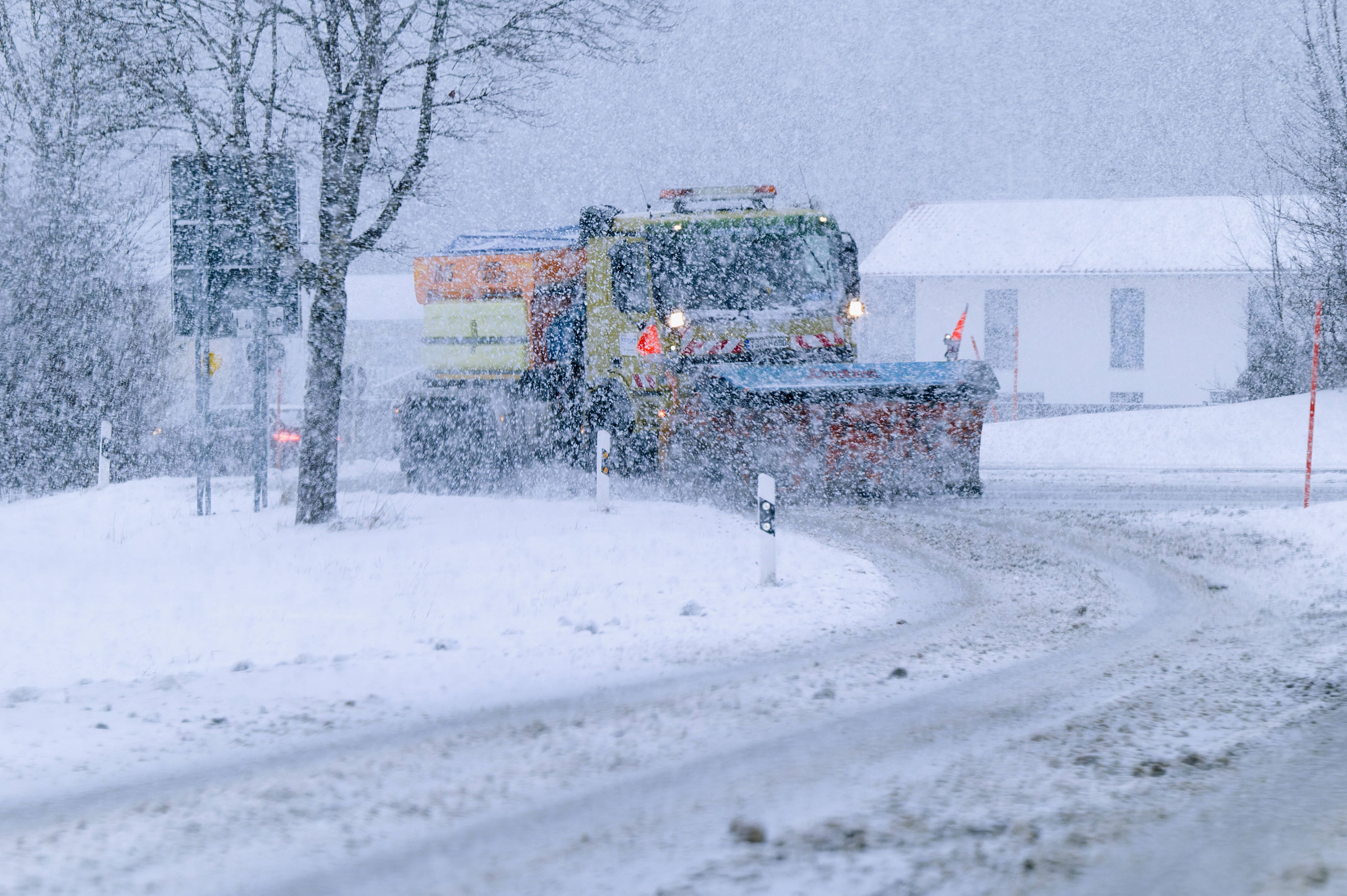 Heute.at - Wilder Wetter-Sturz bringt jetzt Starkregen und Schnee