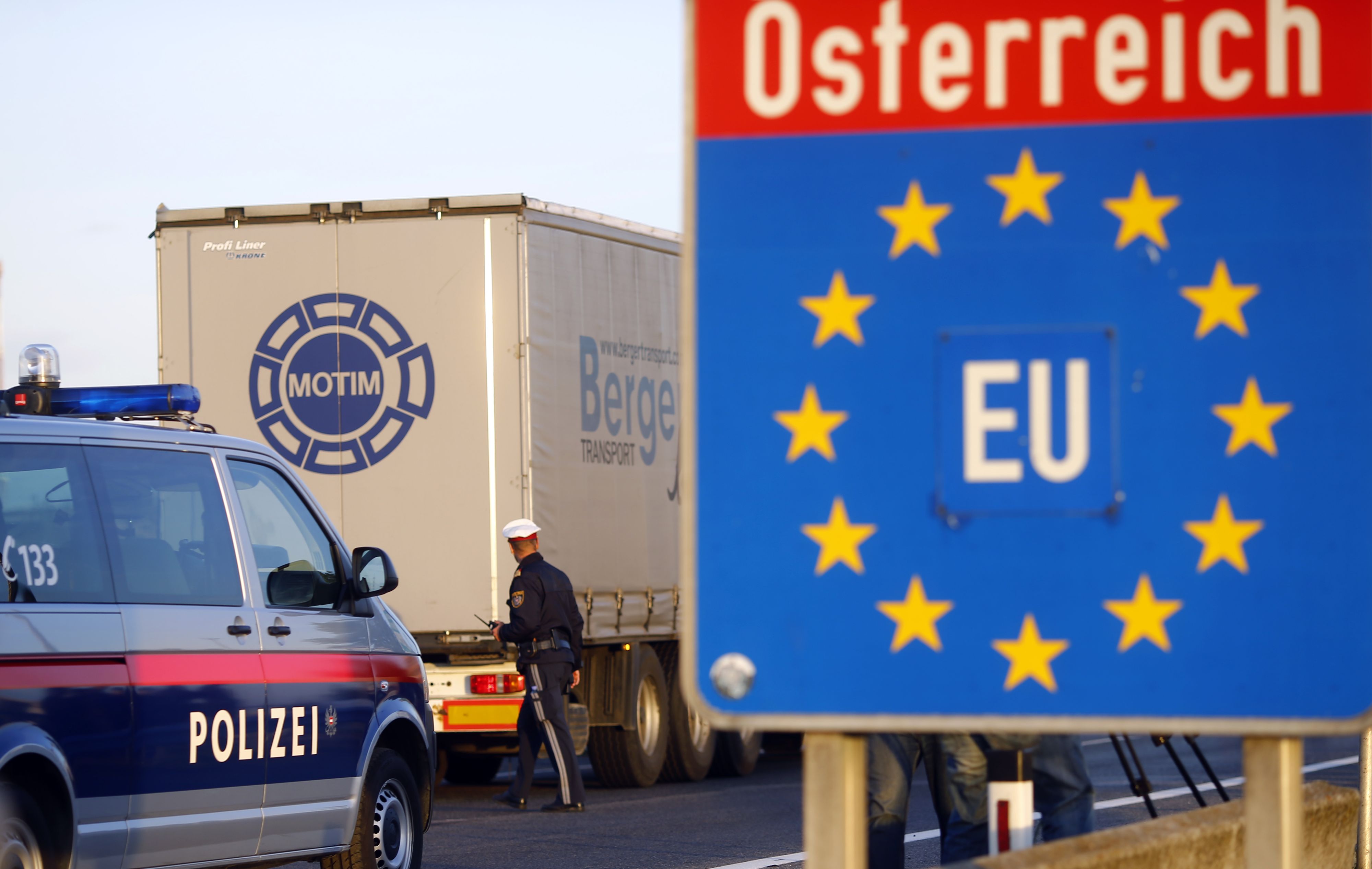 Hier, direkt an der Grenze, wurde das Neugeborene abgelegt.