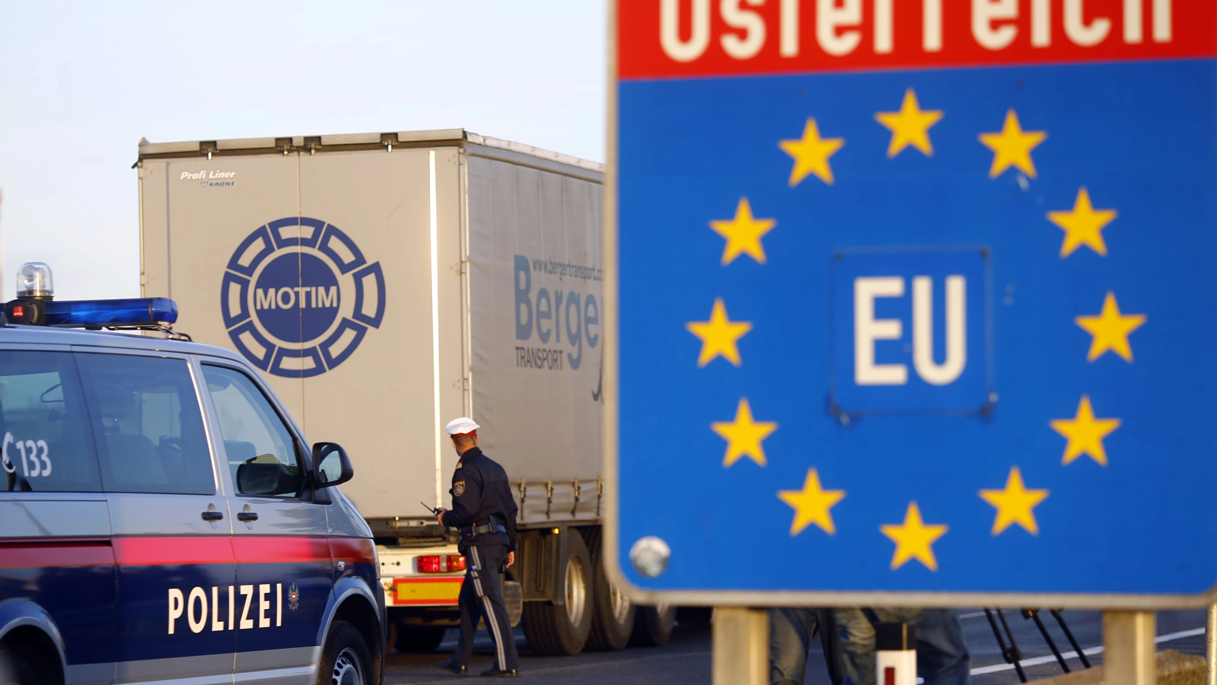 Hier, direkt an der Grenze, wurde das Neugeborene abgelegt.