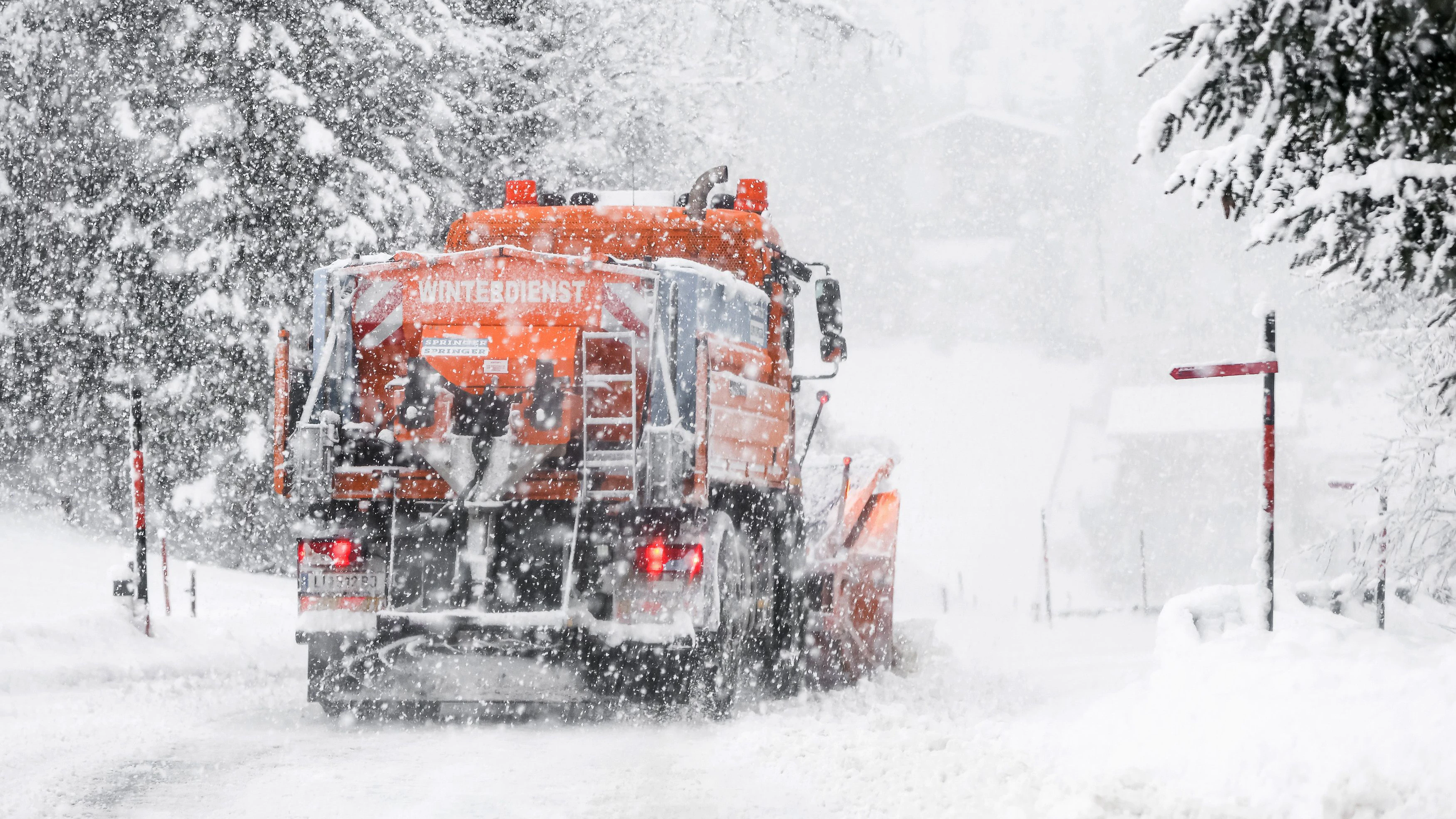 Heute.at - Halber Meter Neuschnee! Österreich wird jetzt weiß