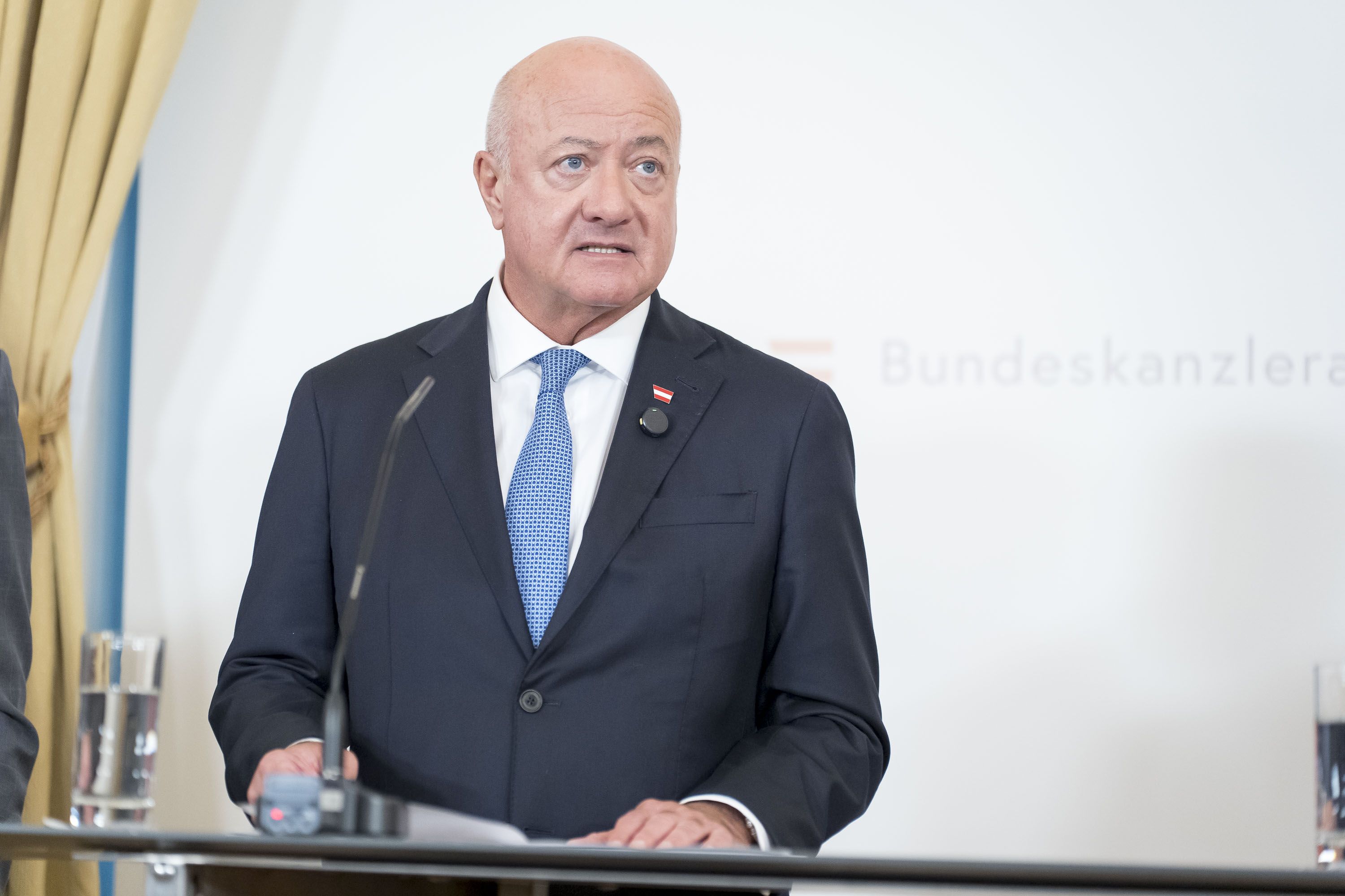Bundeskanzler Christian Stocker (ÖVP) will die weltweite KI-Kontrolle nach Wien holen.
