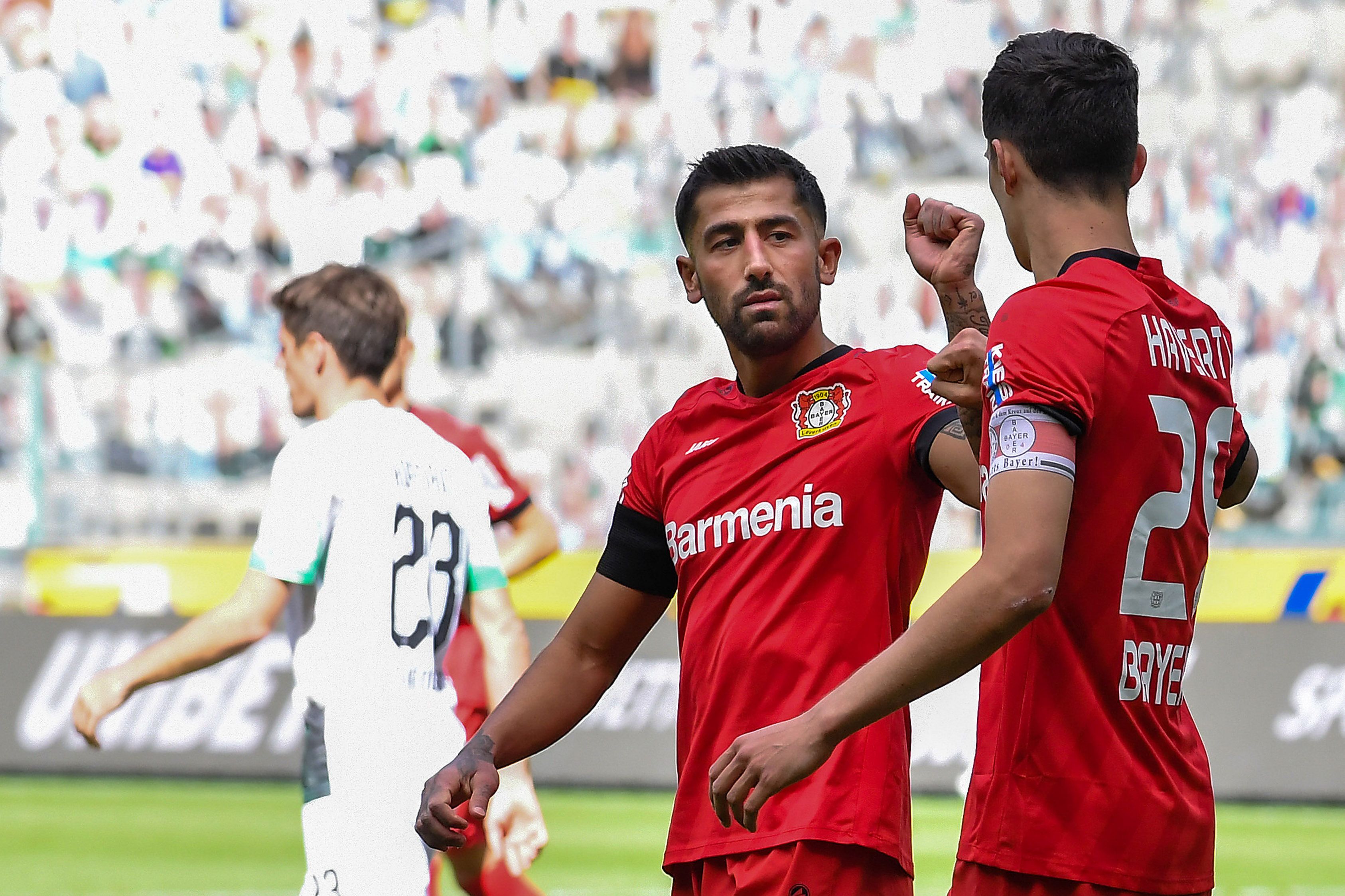 Kerem Demirbay im Trikot von Bayer Leverkusen.