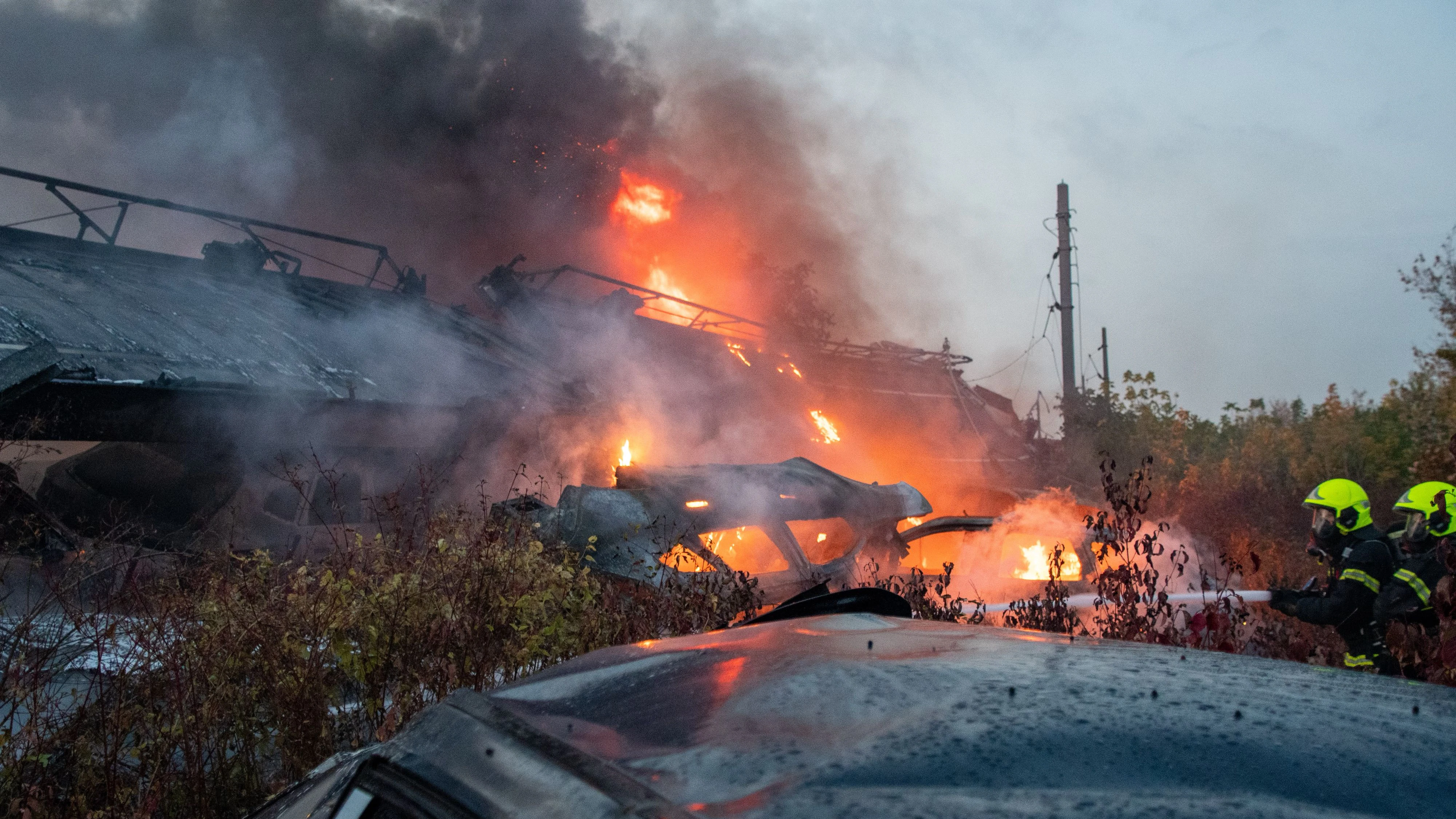 Feuerinferno beim Verschubbahnhof Kledering