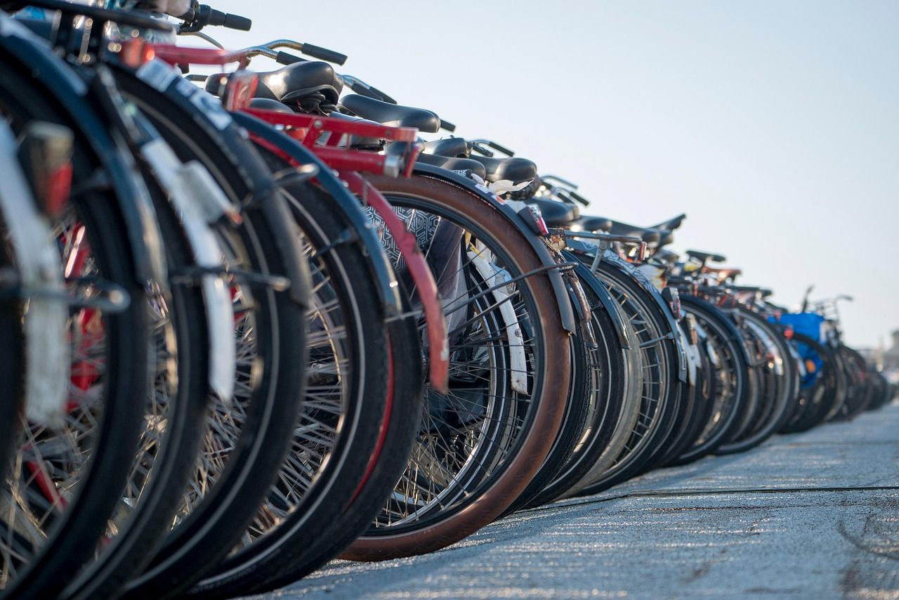 Fahrradstellplätze in der Stadt