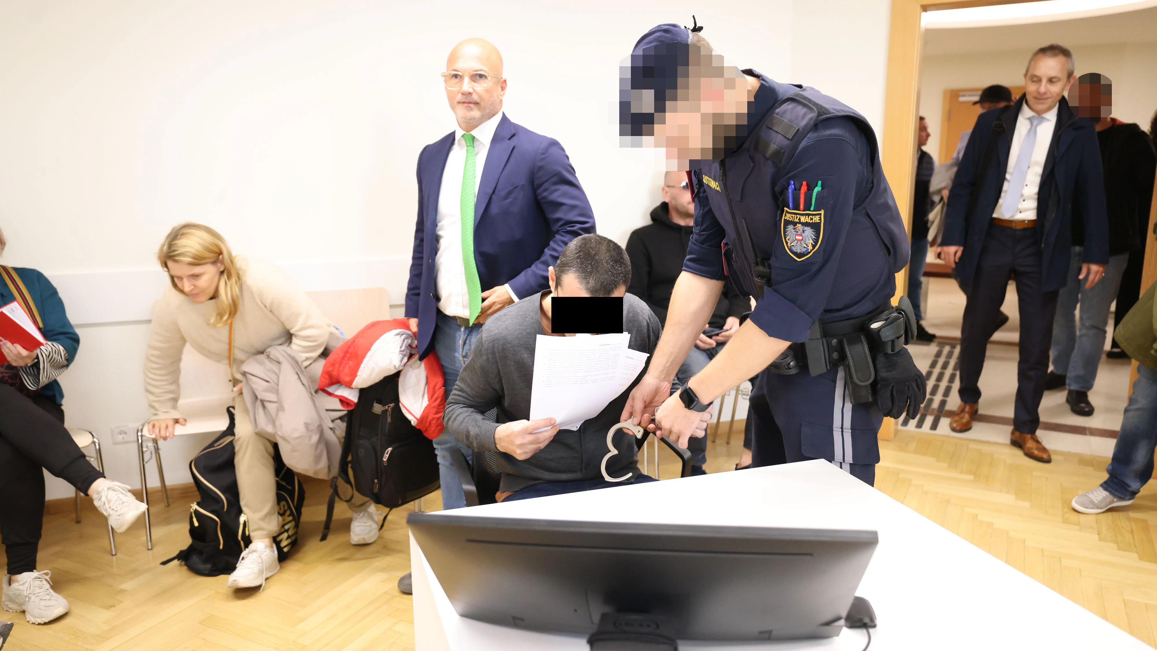 Der Georgier machte fette Beute in einer noblen Penthouse-Wohnung – beim Nachbar scheiterte er an der Türe.