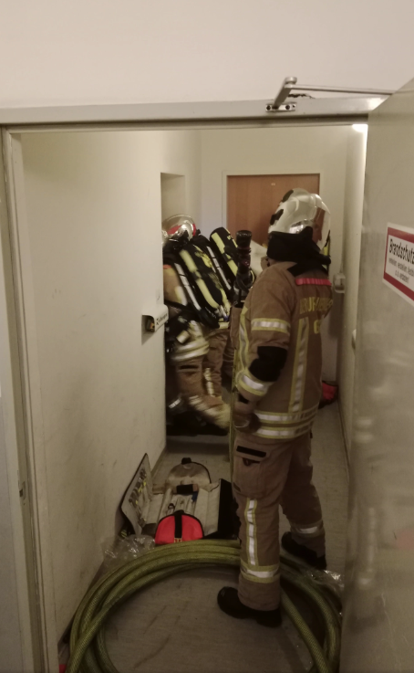 Die Feuerwehr war mit 23 Einsatzkräften vor Ort.