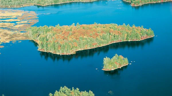 "Black Lake Island" steht zum Verkauf. 
