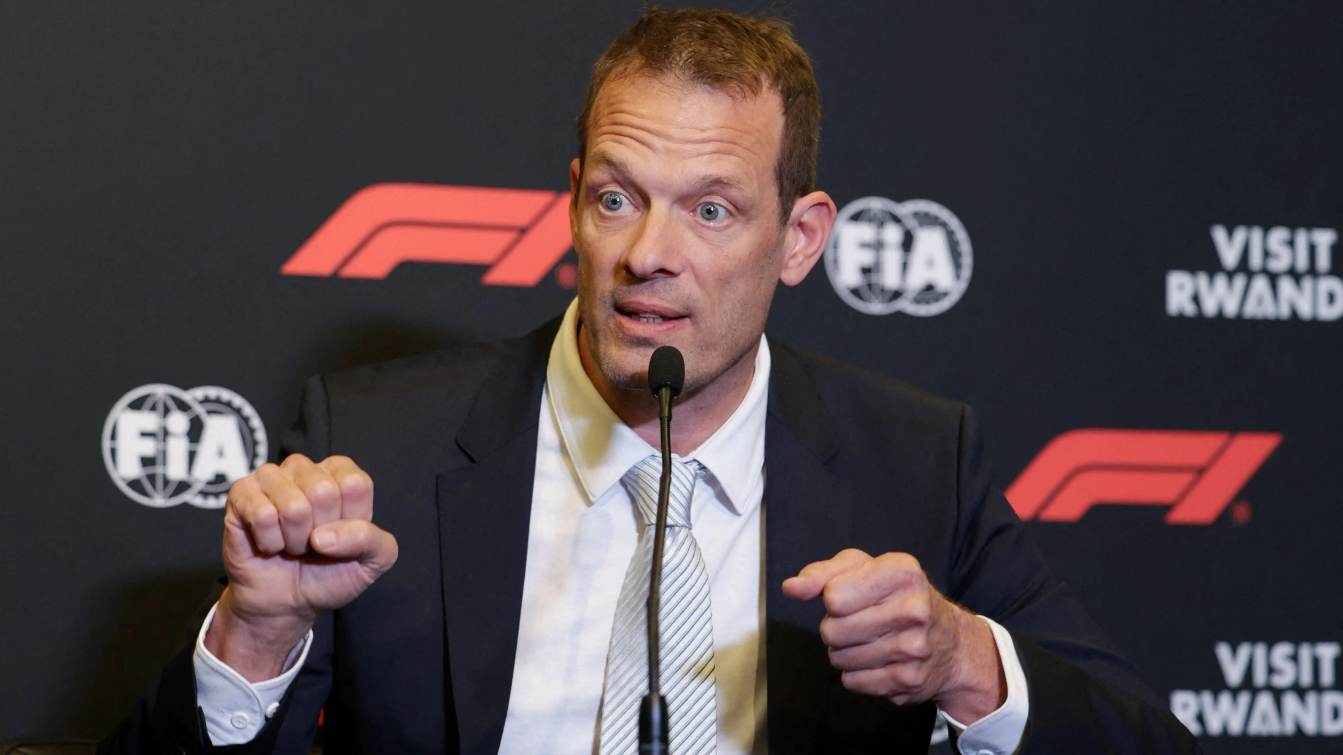 Heute.at - Kritiker geköpft: Baut Alex Wurz Strecke für Diktator?