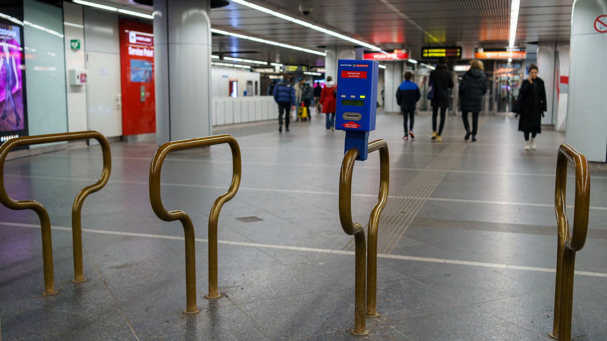 Laut einem Tarifentwurf soll die Wiener Öffi-Jahreskarte ab 2027 483,10 Euro kosten. Beim Mobilpass-Ticket ist ein deutlich größeres Plus geplant.