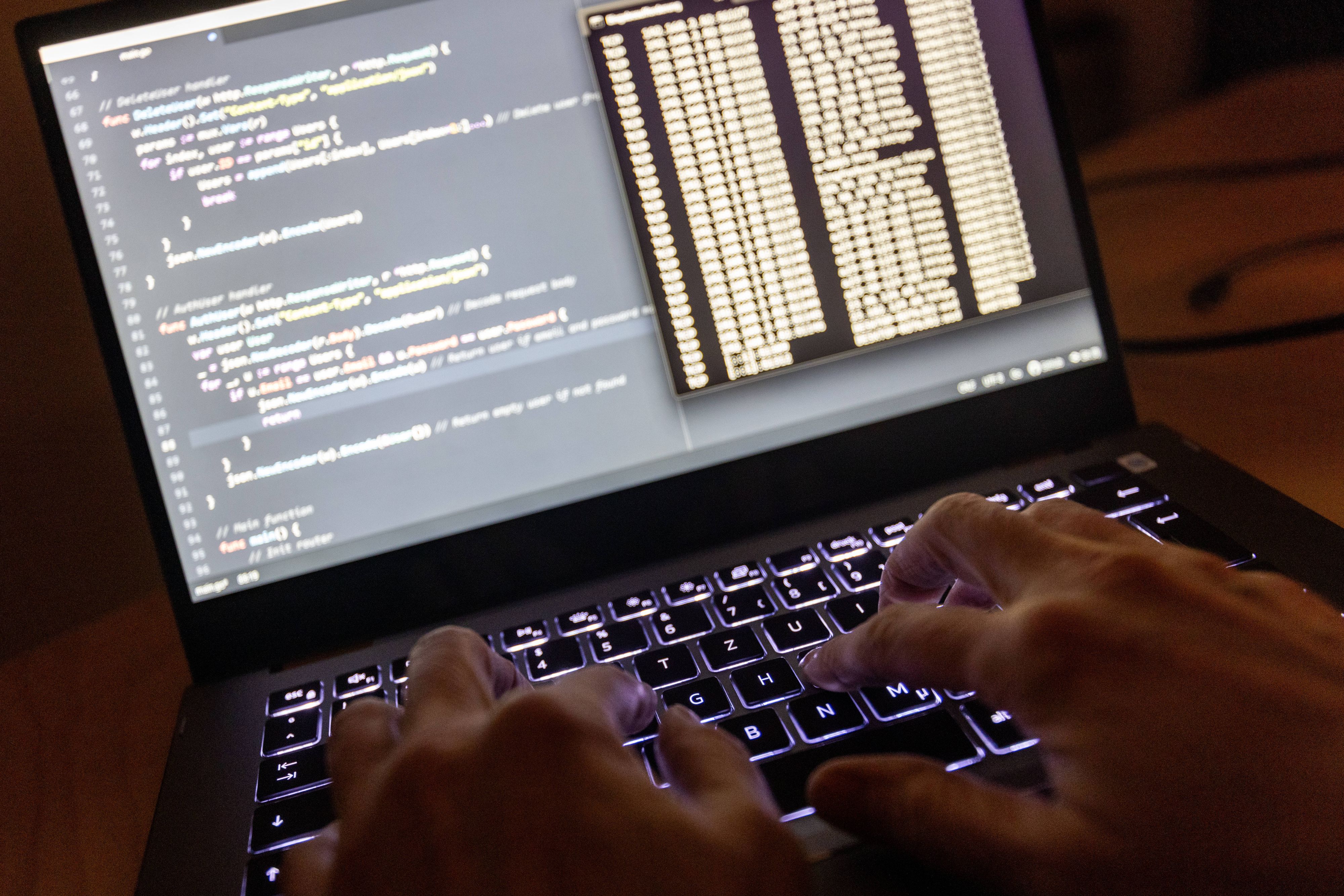 Zwei kritische Sicherheitslücken in PHP ermöglichen möglicherweise Hackerangriffe auf Server. Betreiber sollten dringend Updates installieren. (Symbolbild)