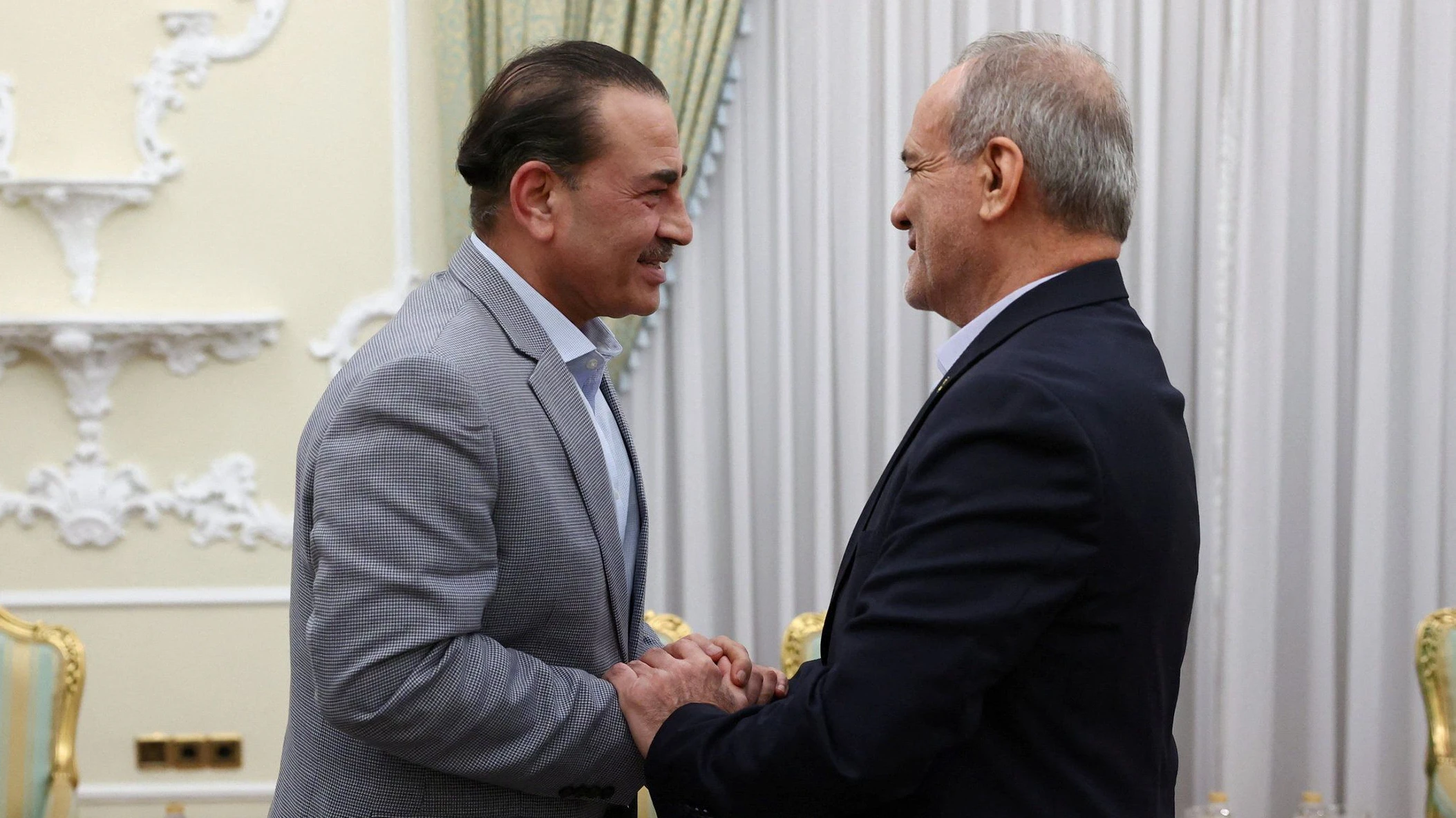 Iranian President Masoud Pezeshkian meets with chief of Defence Forces of Pakistan, Field Marshal Asim Munir, in Tehran, Iran, October 20, 2026. Iran's Presidential website/WANA (West Asia News Agency)/Handout via REUTERS ATTENTION EDITORS - THIS PICTURE WAS PROVIDED BY A THIRD PARTY. ATTENTION EDITORS - THIS PICTURE WAS PROVIDED BY A THIRD PARTY. ISRAEL OUT. NO COMMERCIAL OR EDITORIAL SALES IN ISRAEL. NO ACCESS FOR ISRAELI MEDIA. NO USE BBC PERSIAN. NO USE VOA PERSIAN. NO USE MANOTO. NO USE IRAN INTERNATIONAL. NO USE RADIO FARDA. DIGITAL: NO USE BBC PERSIAN. NO USE VOA PERSIAN. NO USE MANOTO. NO USE IRAN INTERNATIONAL. NO USE RADIO FARDA.