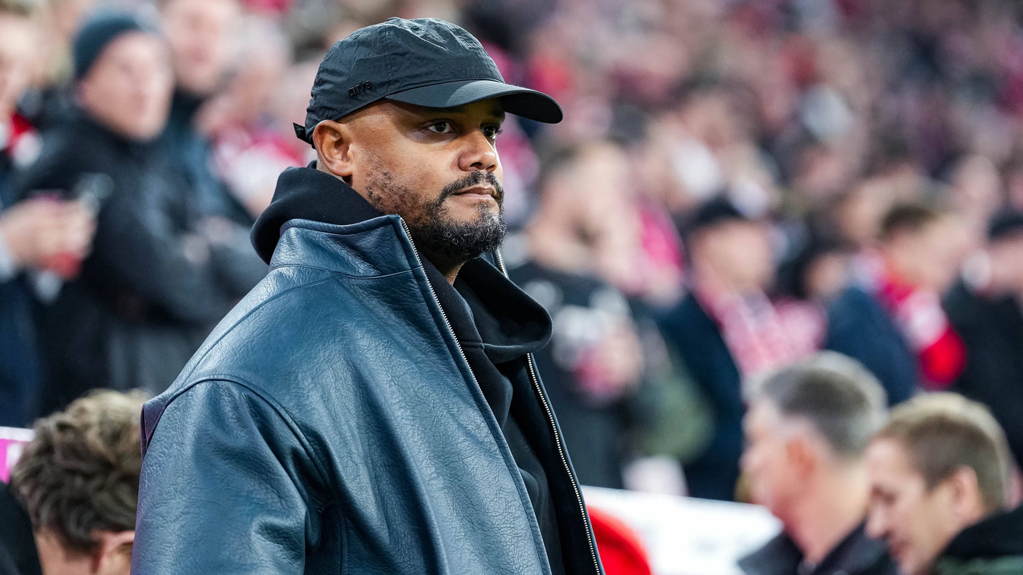 Fussball: Deutschland: 1. Bundesliga 2026/2027 - 6. Spieltag, 17.10.2026 - FC Bayern München vs. RB Leipzig Allianz Arena, München Vincent Kompany Trainer, FC Bayern München *** Soccer, Germany, Bundesliga 1, 20262027, Matchday 6, October 17, 2026: FC Bayern Munich vs. RB Leipzig at Allianz Arena, Munich. Vincent Kompany, Head Coach, FC Bayern Munich Copyright: xValentinxDomgjonix