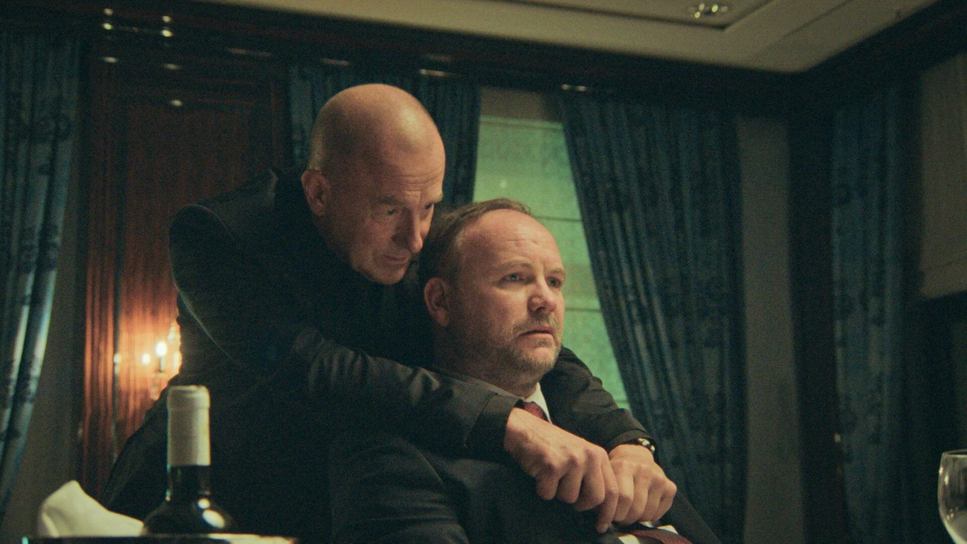 Heino Ferch (Benkos innere Stimme) und Thomas Stipsits (Benko) (v.l.)