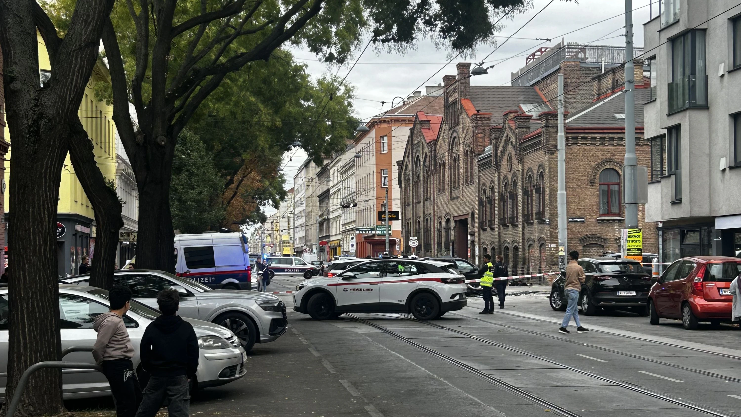 Die Unfallstelle musste von der Polizei gesperrt werden.