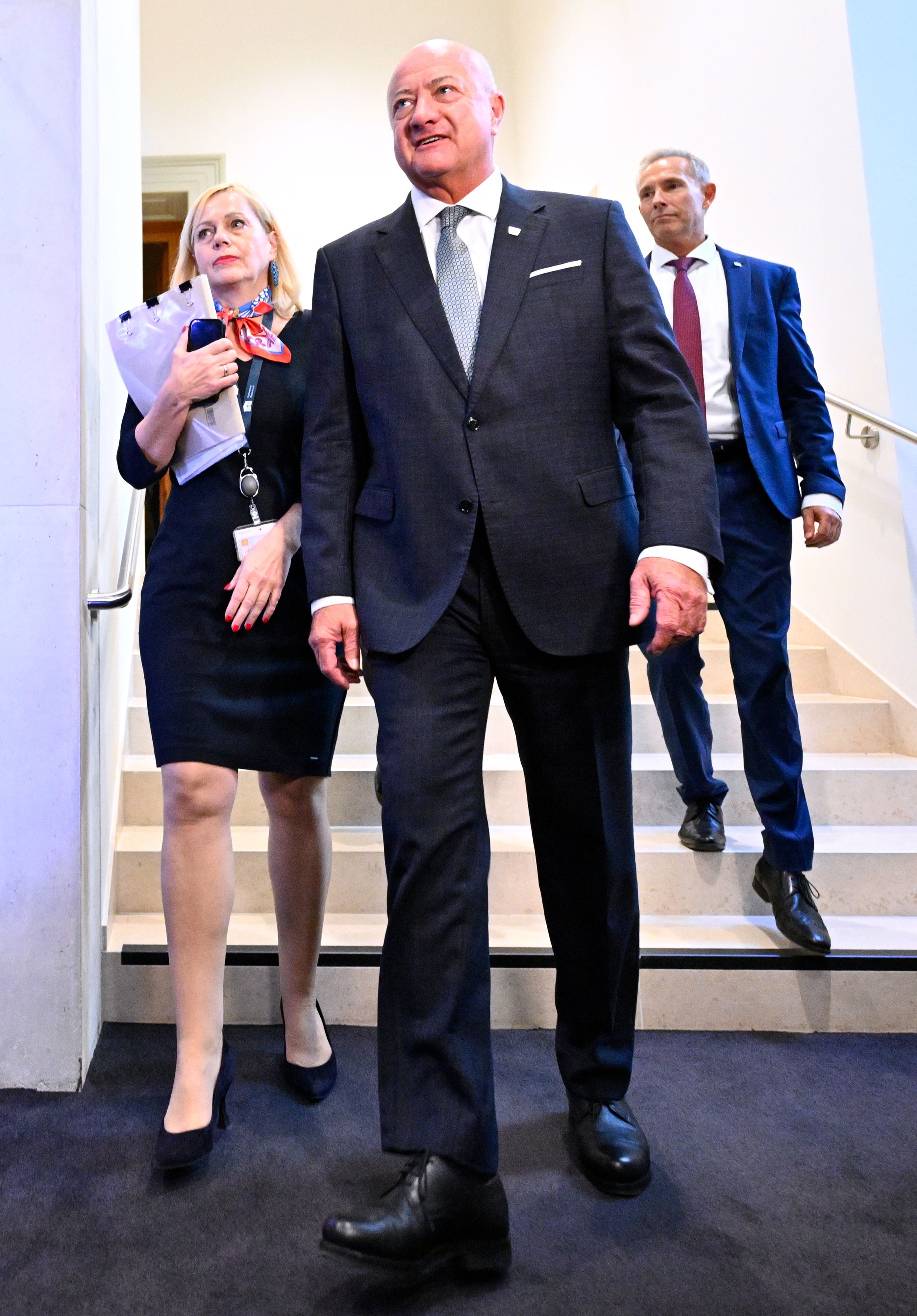 Bundeskanzler Christian Stocker (ÖVP) bei der U-Ausschuss-Befragung.