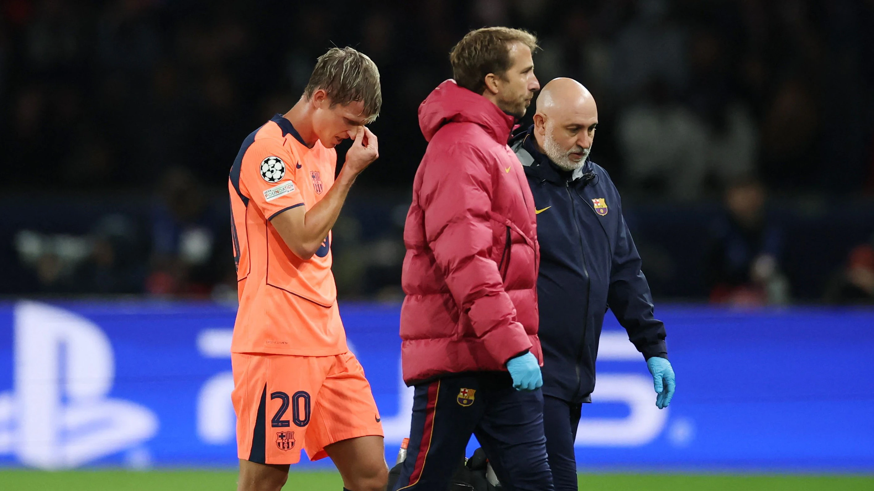 Auch Star Dani Olmo verletzte sich im Champions-League-Duell zwischen Paris St.-Germain und Barcelona. 