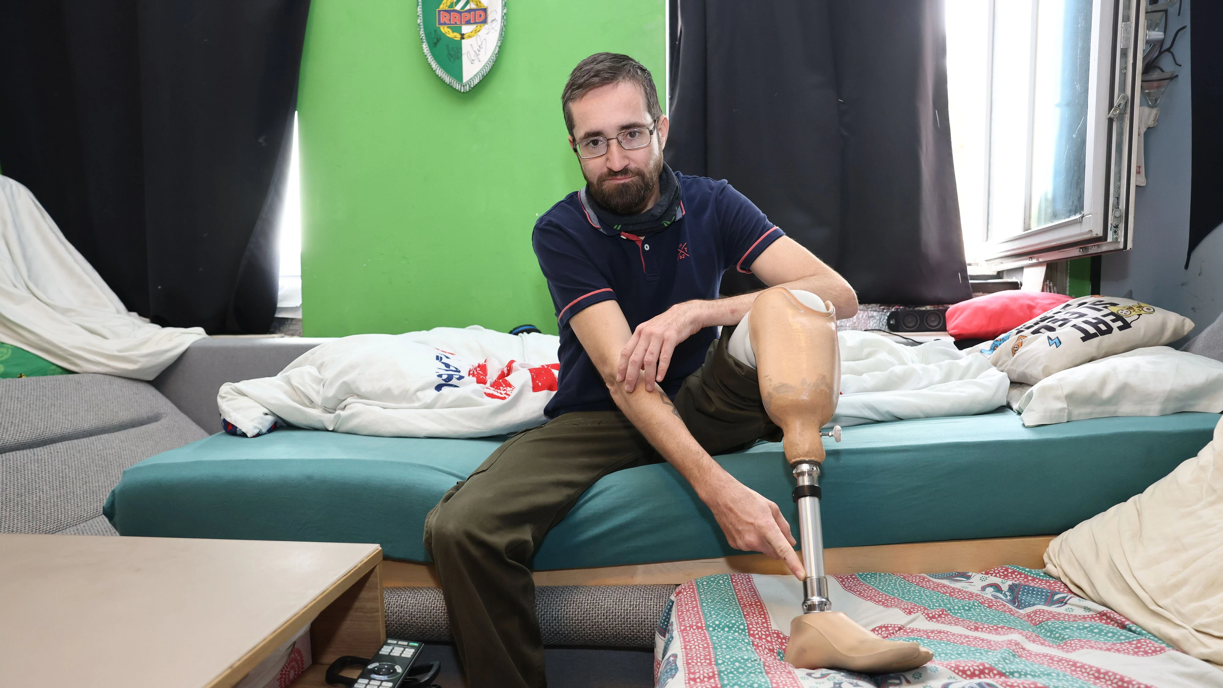 Heute.at - Von Auto auf E-Scooter gerammt: Rapidler verlor Bein