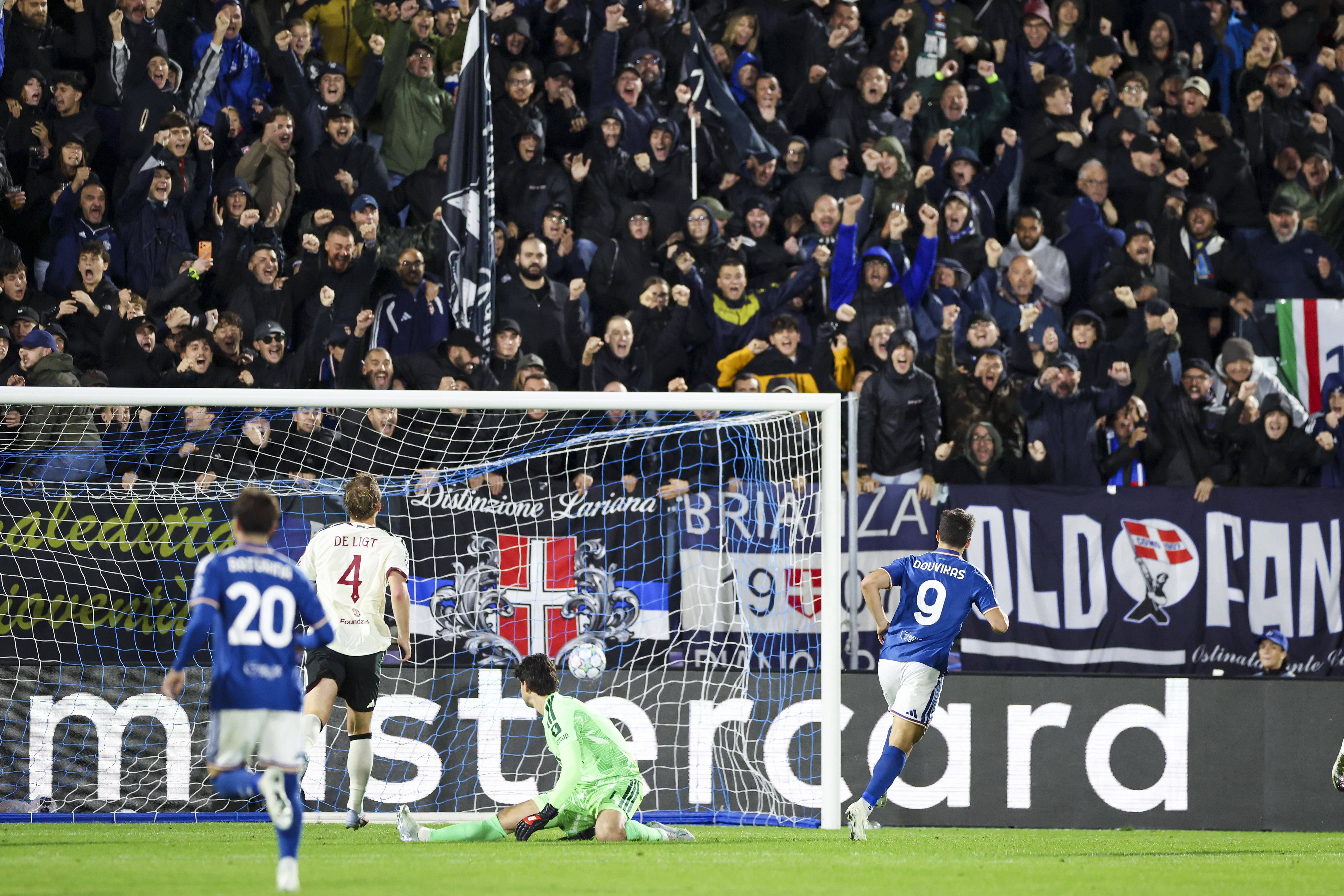 Como schlägt United