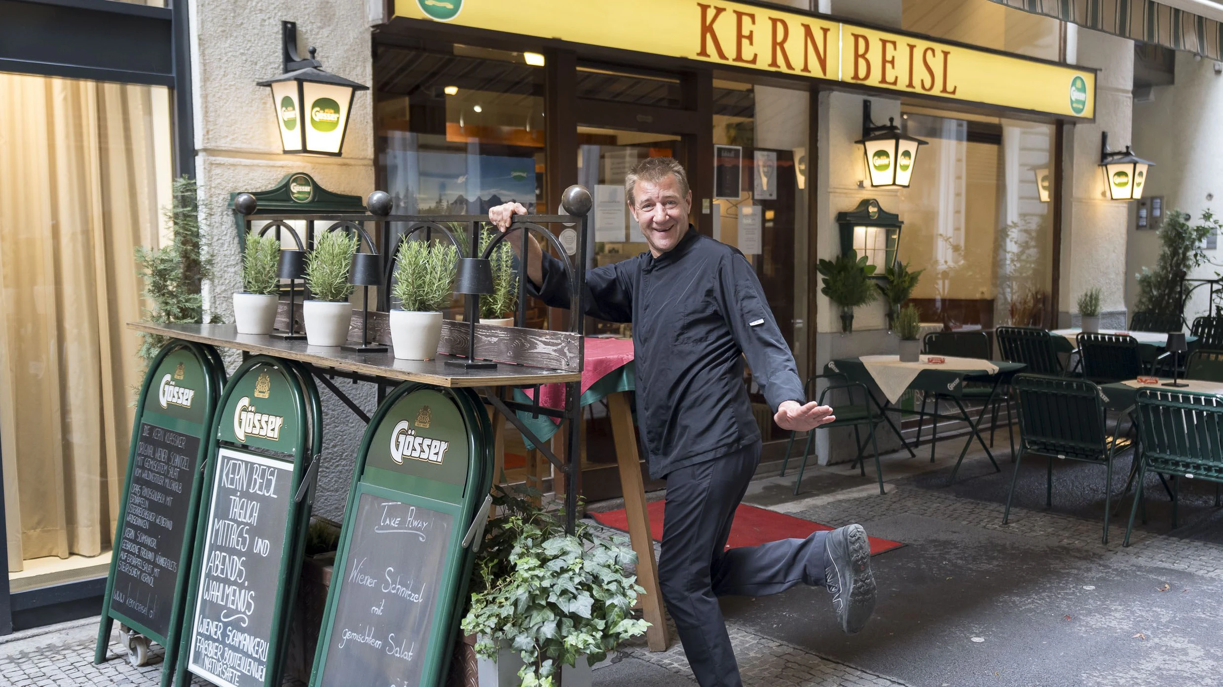 Andy Kern vor seinem Beisl.